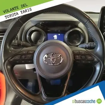 Interior del coche Toyota Yaris de ocasión