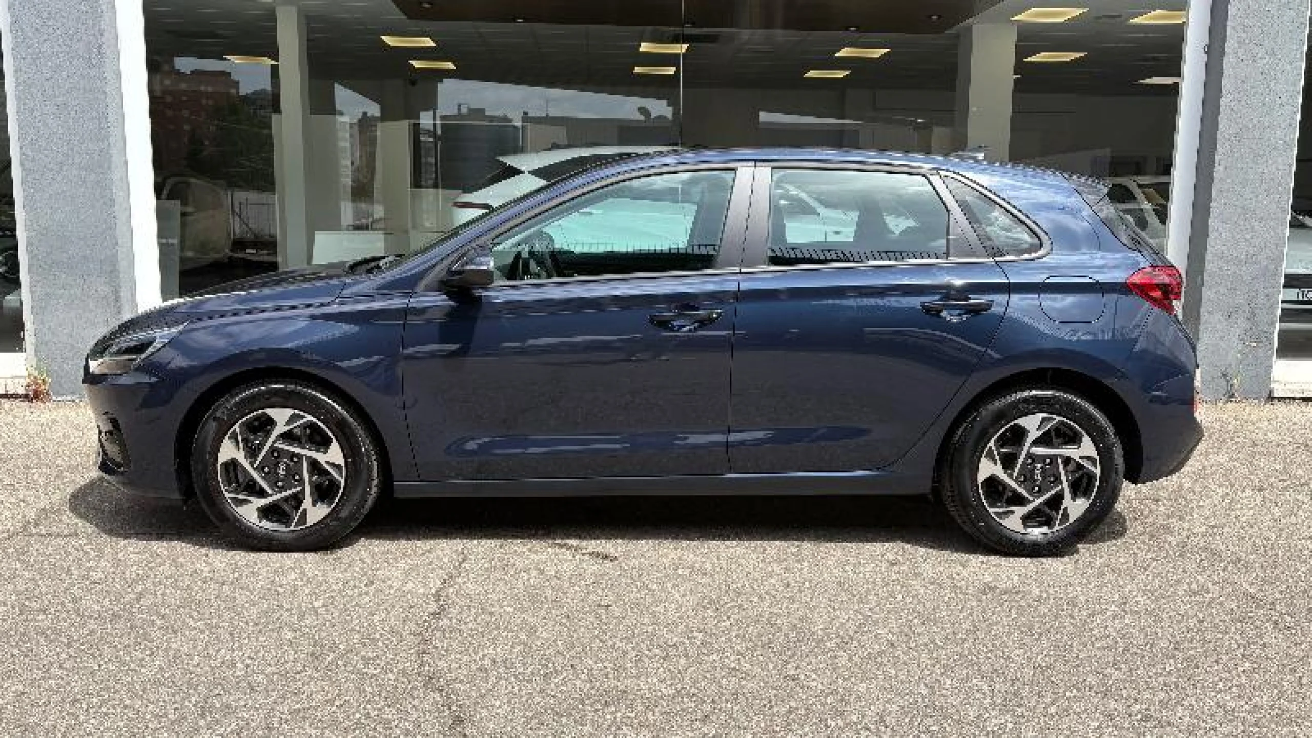 HYUNDAI I30 1.0 TGDI 48V KLASS - Foto 10