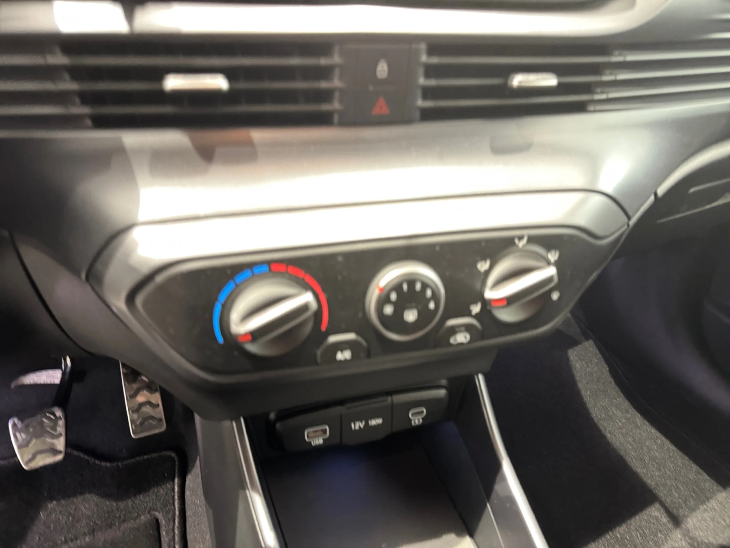 HYUNDAI BAYON 1.0T 66KW (90CV) BLACK LINE - Foto 9