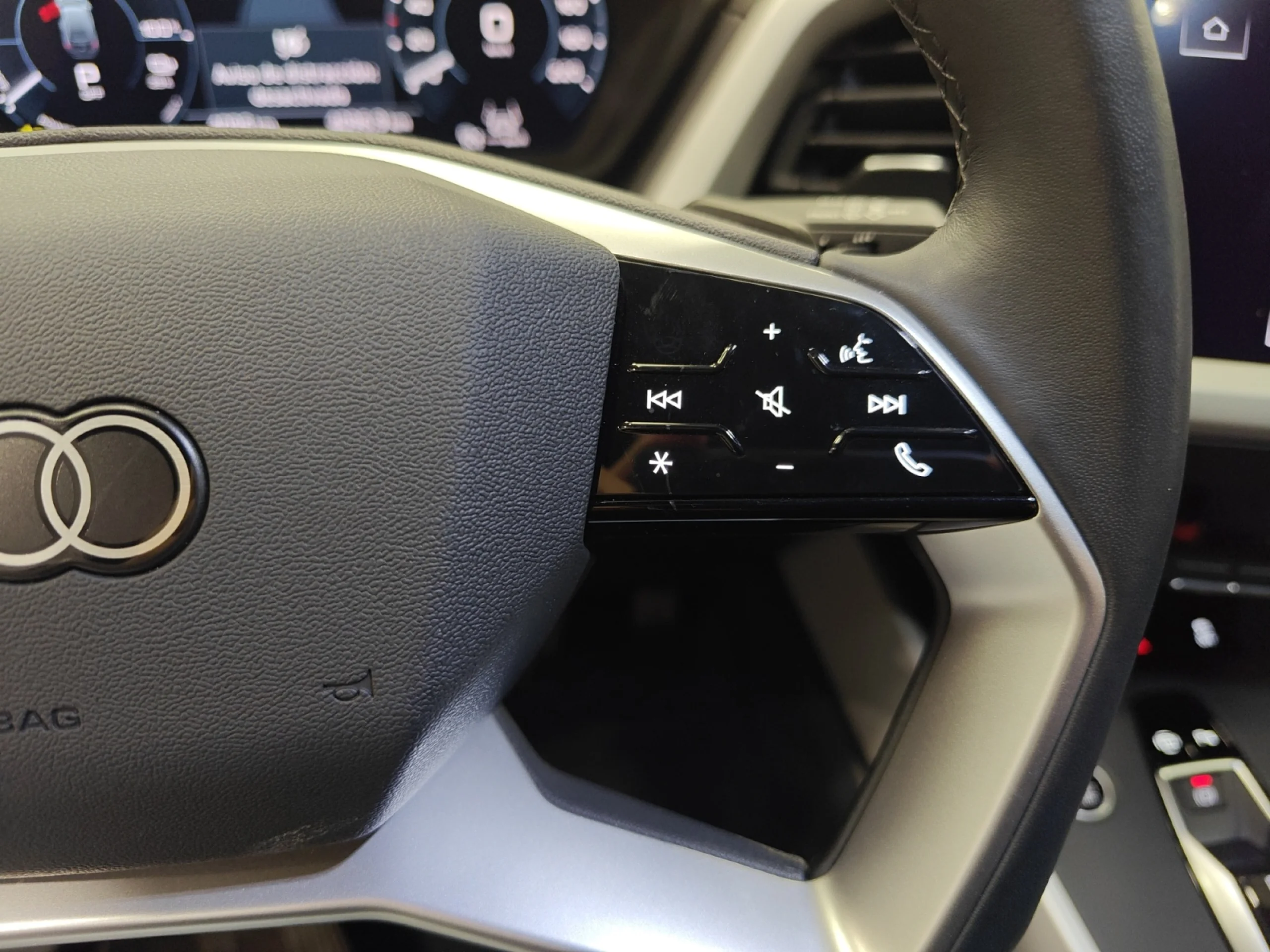 AUDI Q4 E TRON ADVANCED 40 E TRON 150KW 63KWH - Foto 10