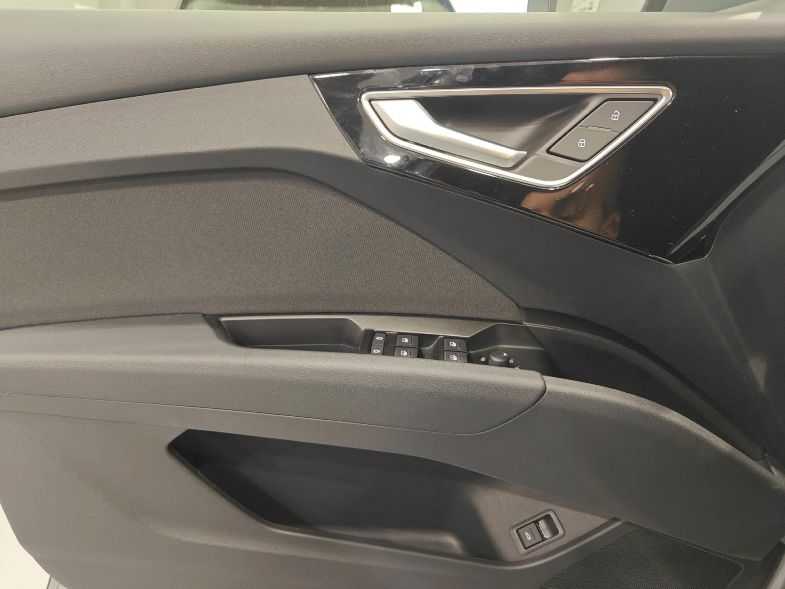 AUDI Q4 E TRON ADVANCED 40 E TRON 150KW 63KWH - Foto 13