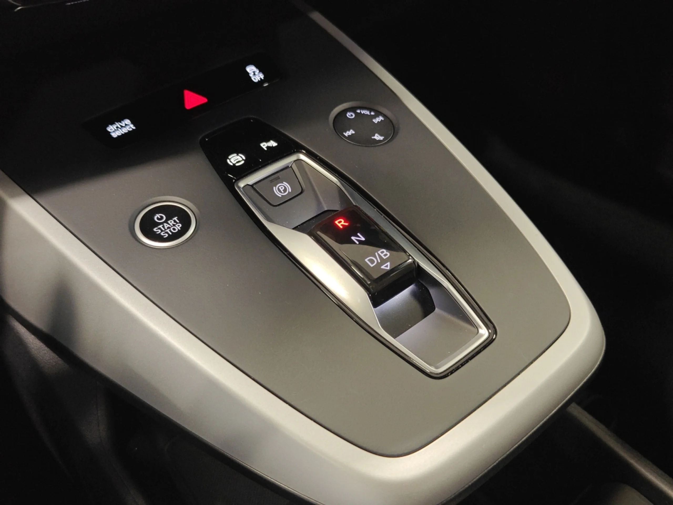 AUDI Q4 E TRON ADVANCED 40 E TRON 150KW 63KWH - Foto 17