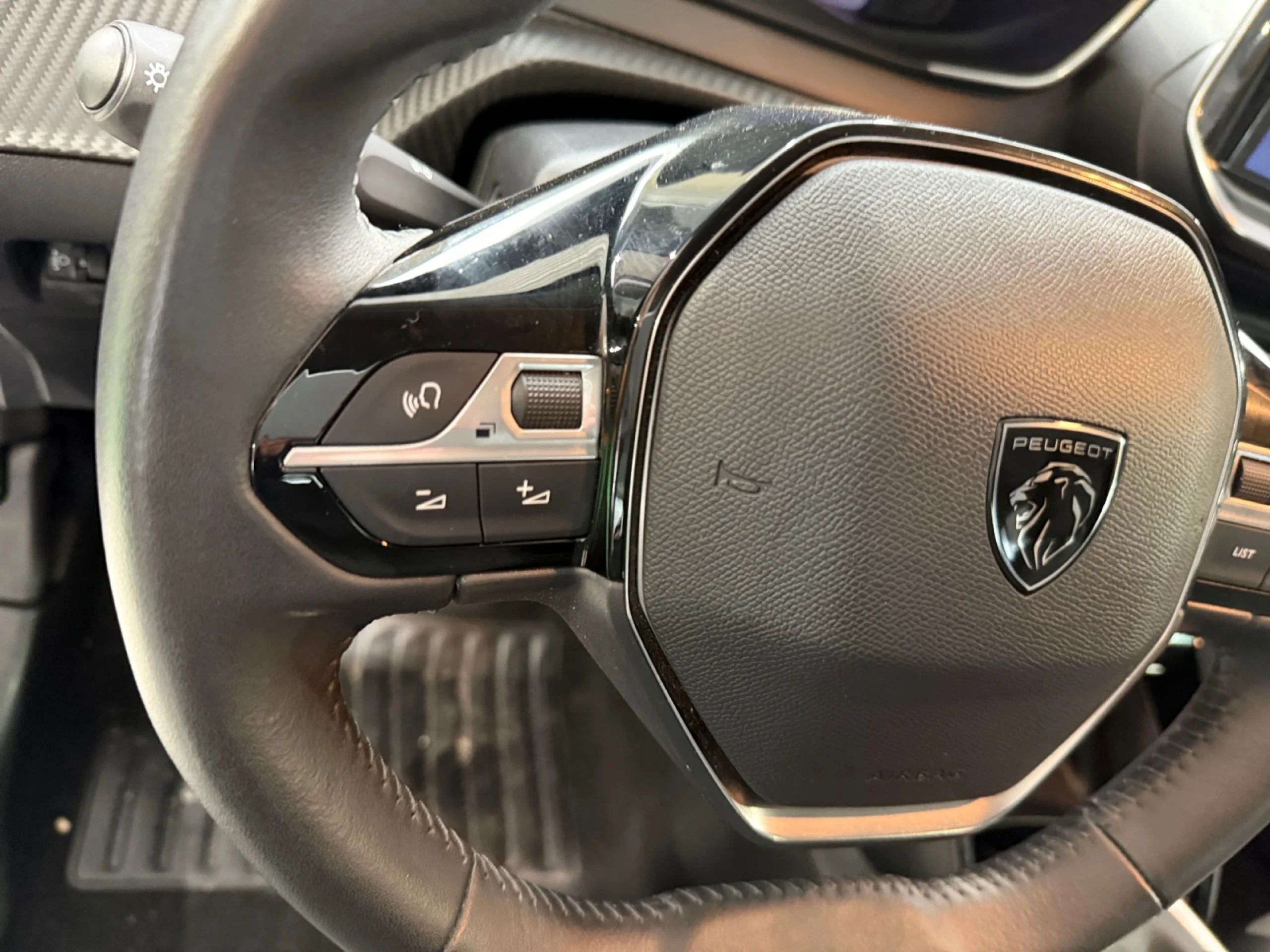 PEUGEOT 208 ALLURE GASOLINA 100 S&S 6 VEL. MAN - Foto 9