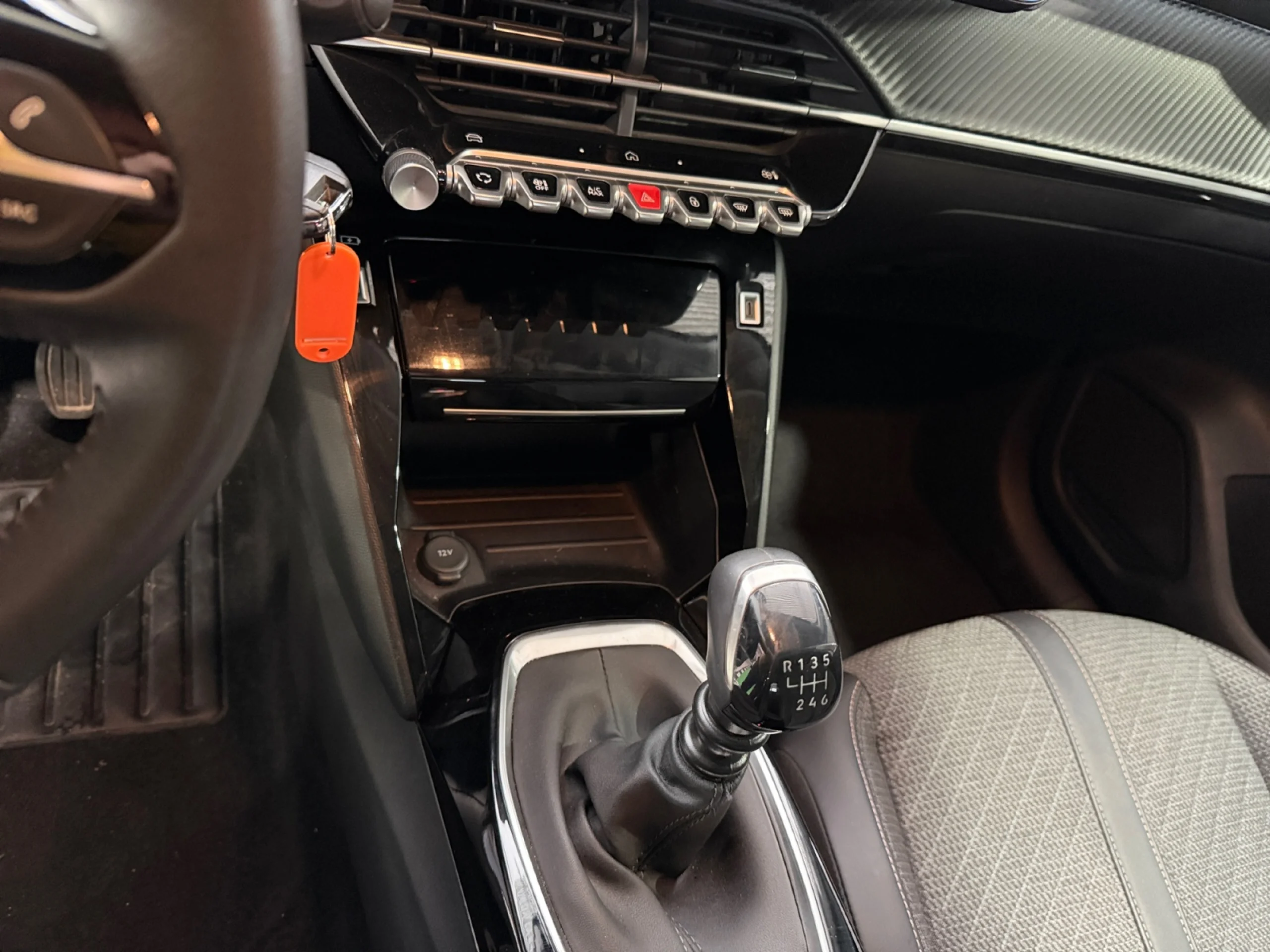 PEUGEOT 208 ALLURE GASOLINA 100 S&S 6 VEL. MAN - Foto 19