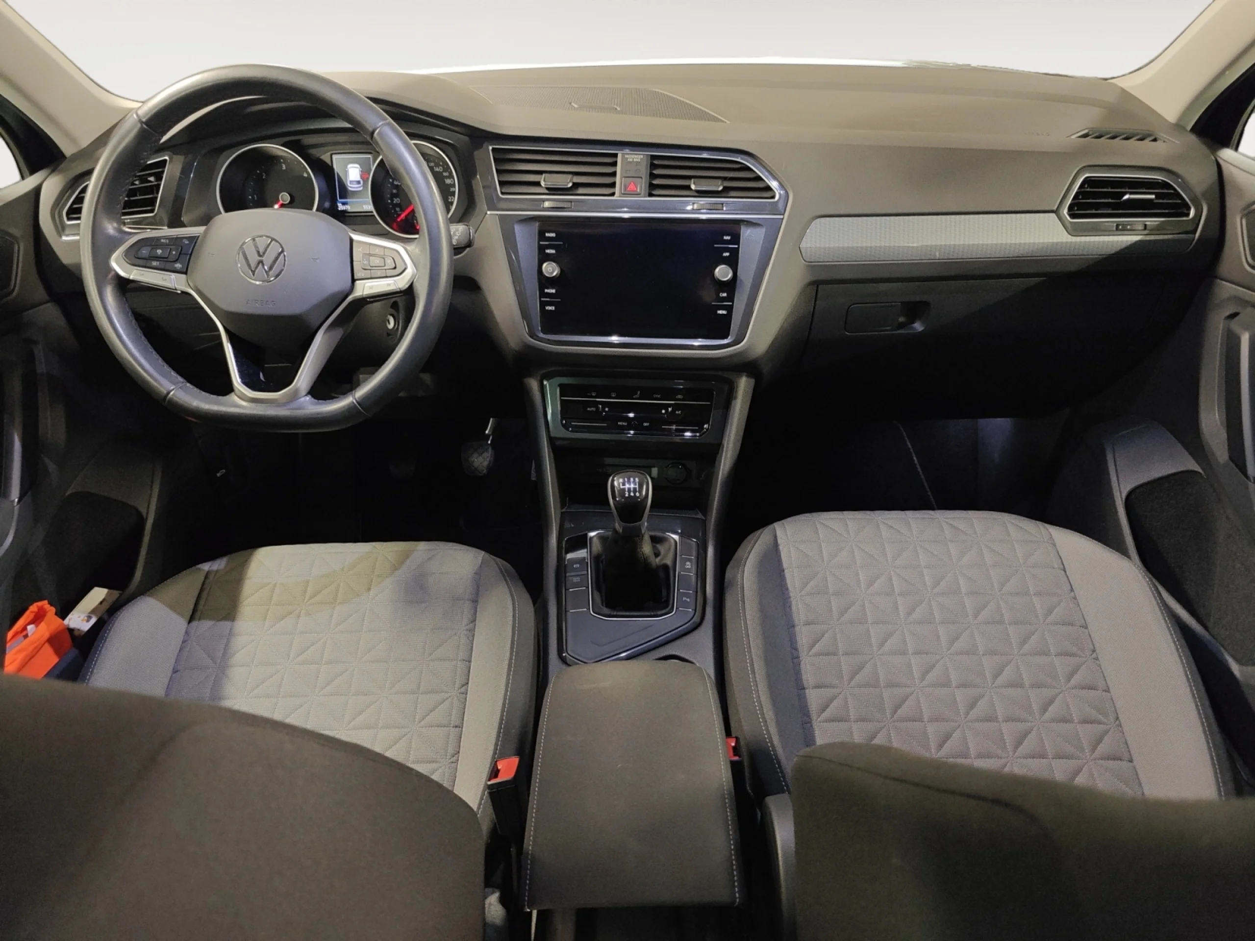 VOLKSWAGEN TIGUAN LIFE 2.0 TDI 90KW (122CV) - Foto 4
