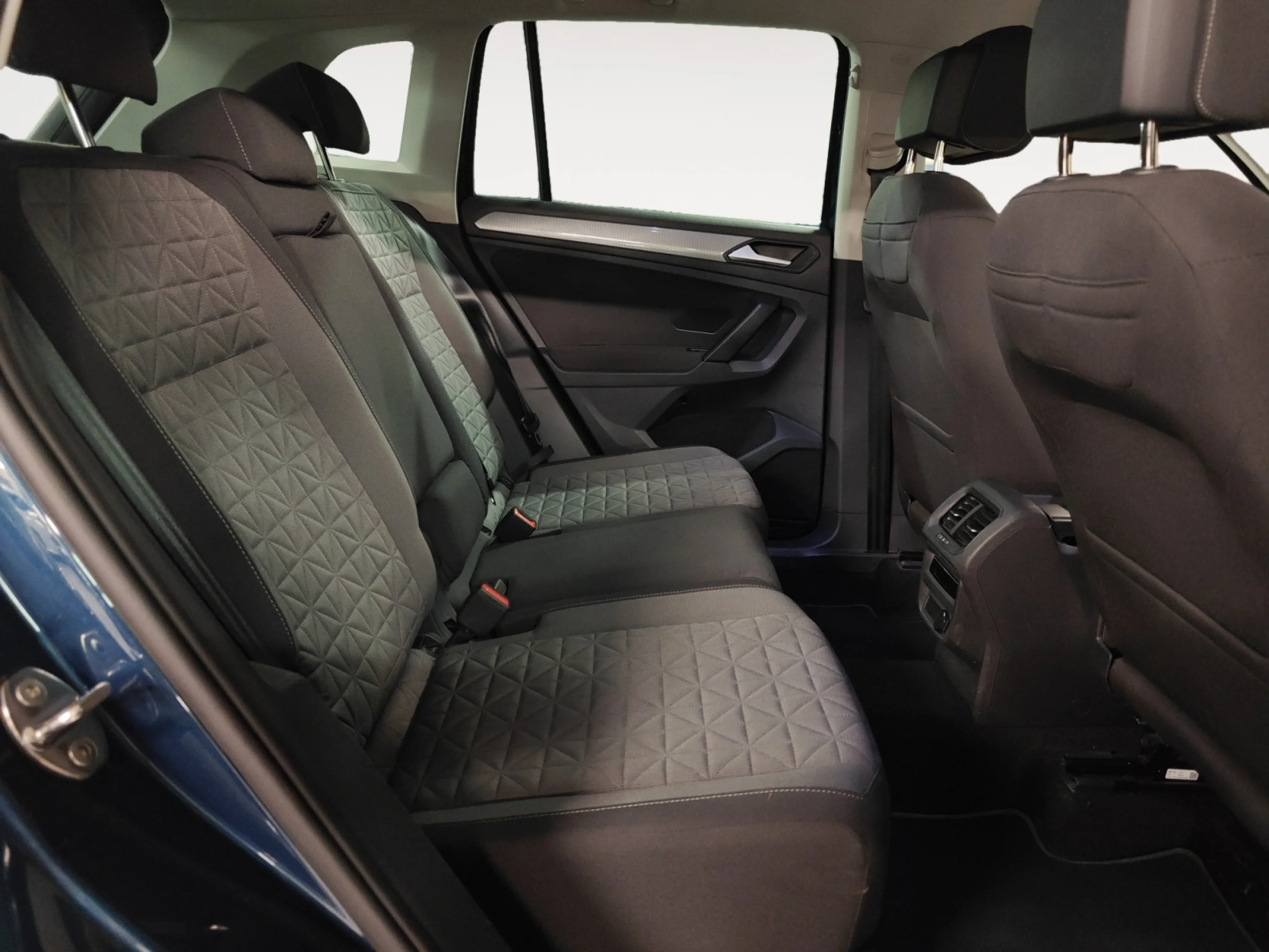 VOLKSWAGEN TIGUAN LIFE 2.0 TDI 90KW (122CV) - Foto 6