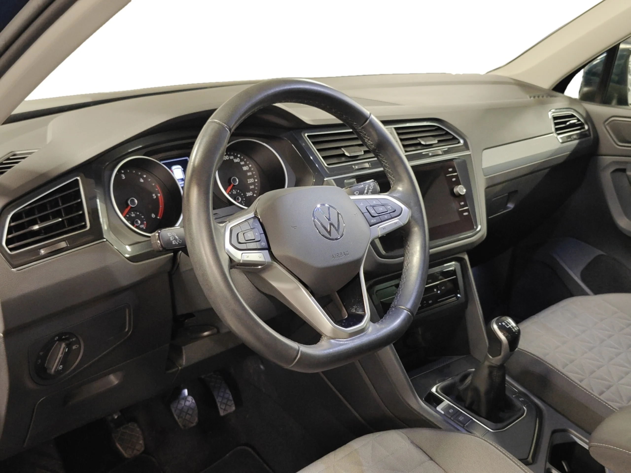 VOLKSWAGEN TIGUAN LIFE 2.0 TDI 90KW (122CV) - Foto 9