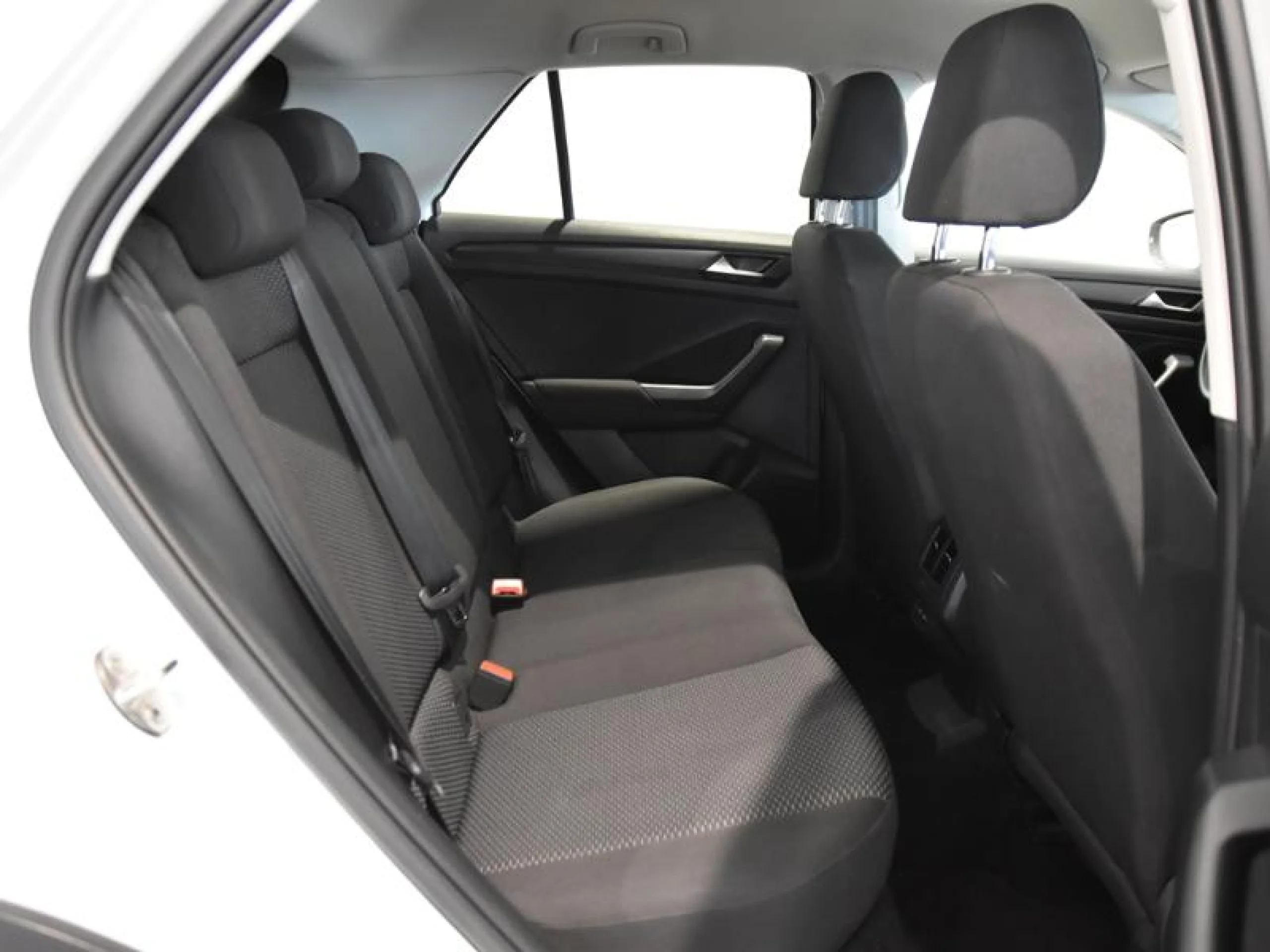 VOLKSWAGEN T ROC EDITION 2.0 TDI 85KW (115CV) - Foto 6
