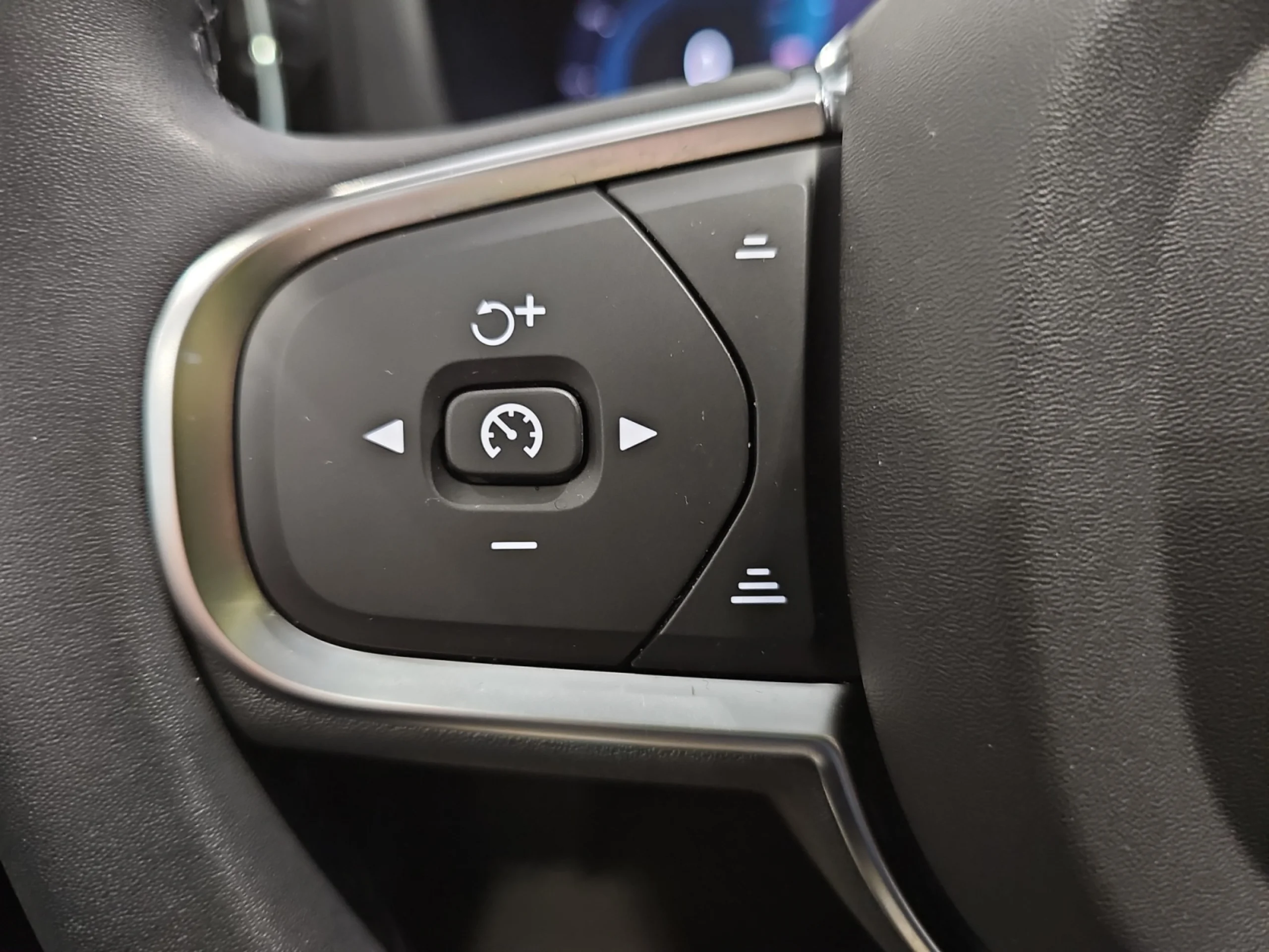 VOLVO XC60 2.0 B4 D CORE AUTO - Foto 12