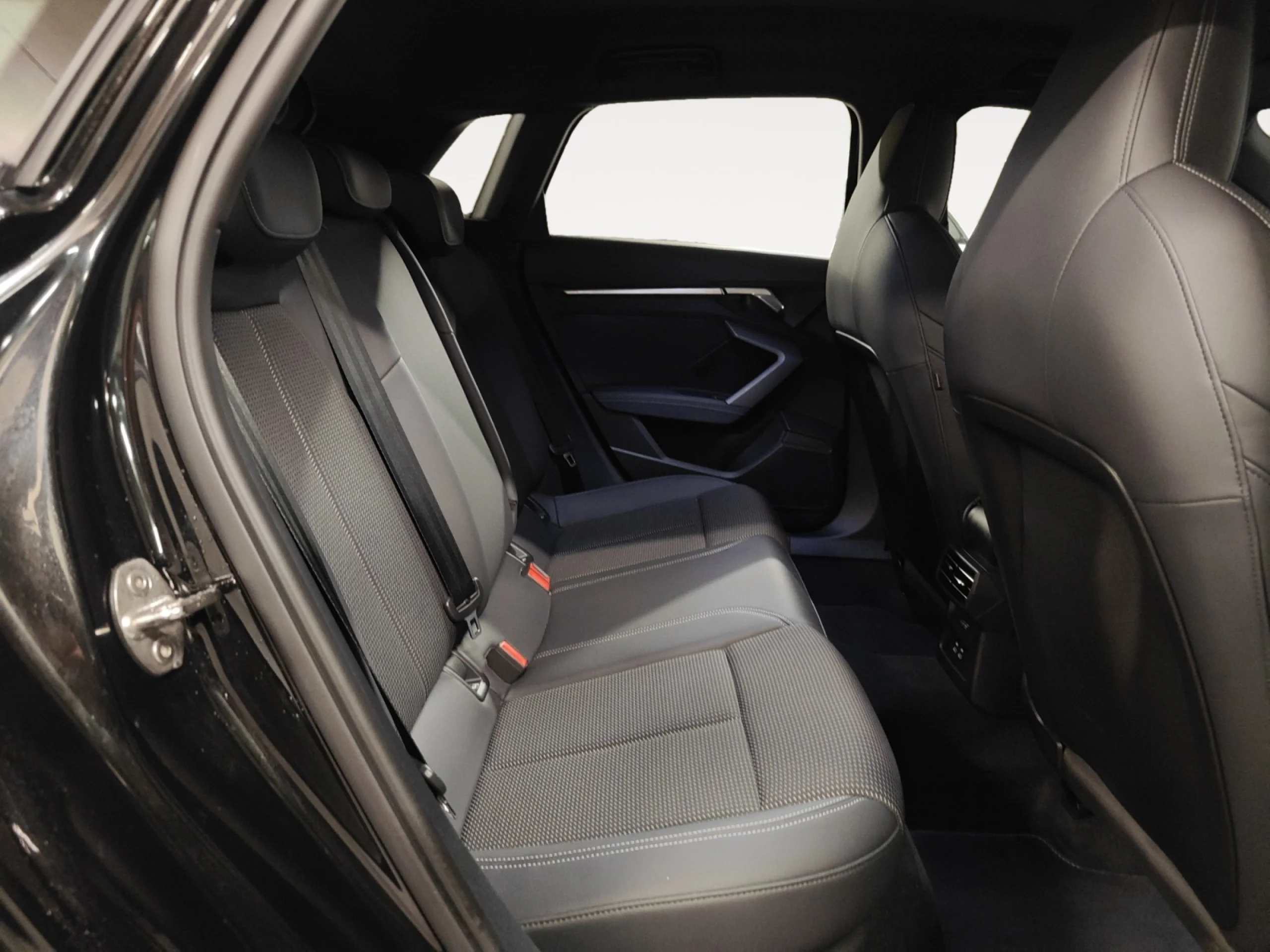 AUDI A3 SPORTBACK GENUINE 40 TFSI E 150KW S TRON - Foto 6