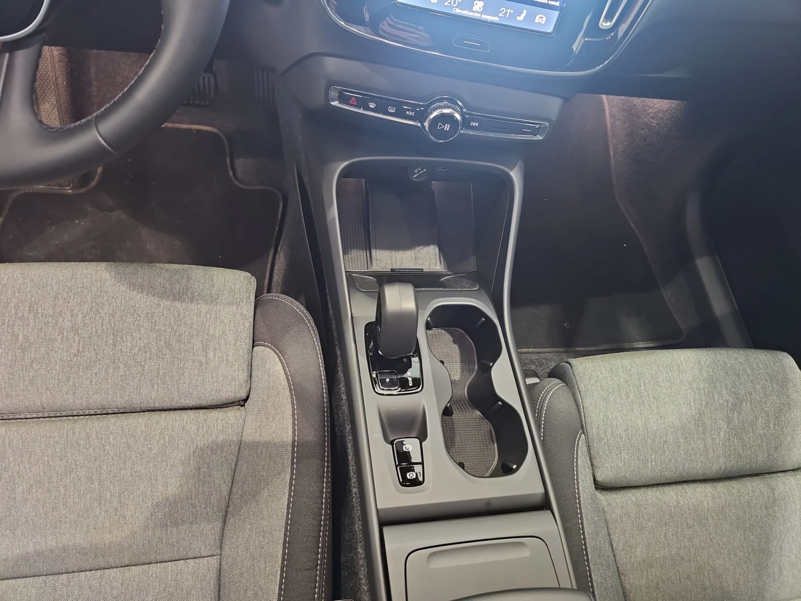 VOLVO XC40 2.0 B3 G CORE AUTO - Foto 11