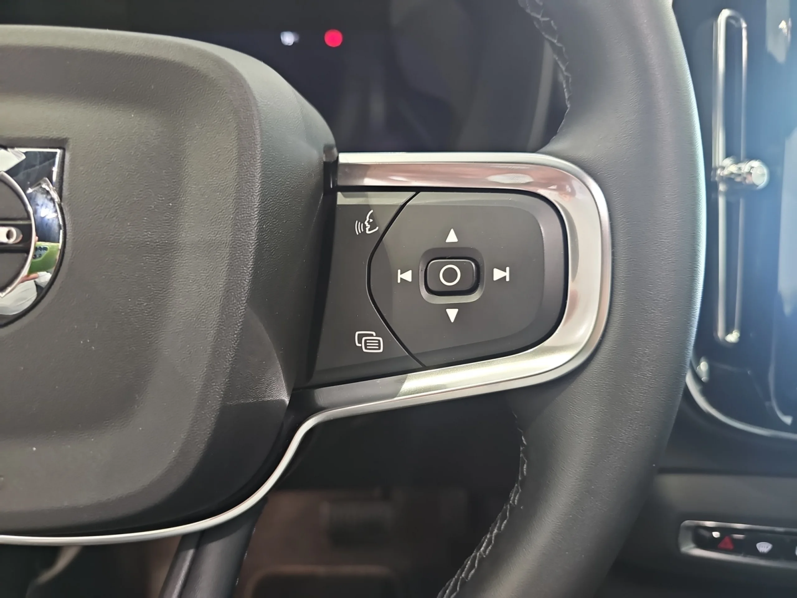 VOLVO XC40 2.0 B3 G CORE AUTO - Foto 13