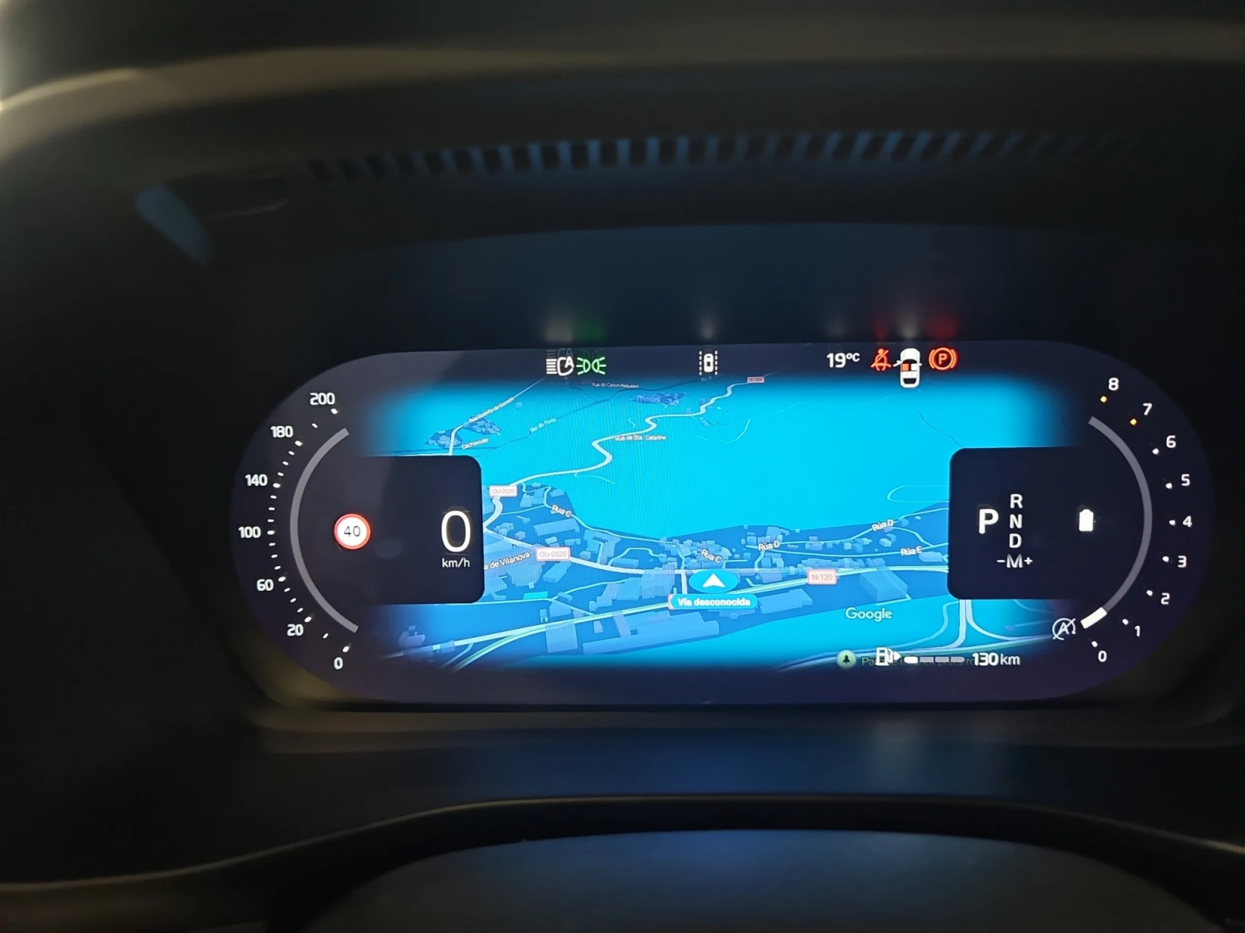 VOLVO XC40 2.0 B3 G CORE AUTO - Foto 15