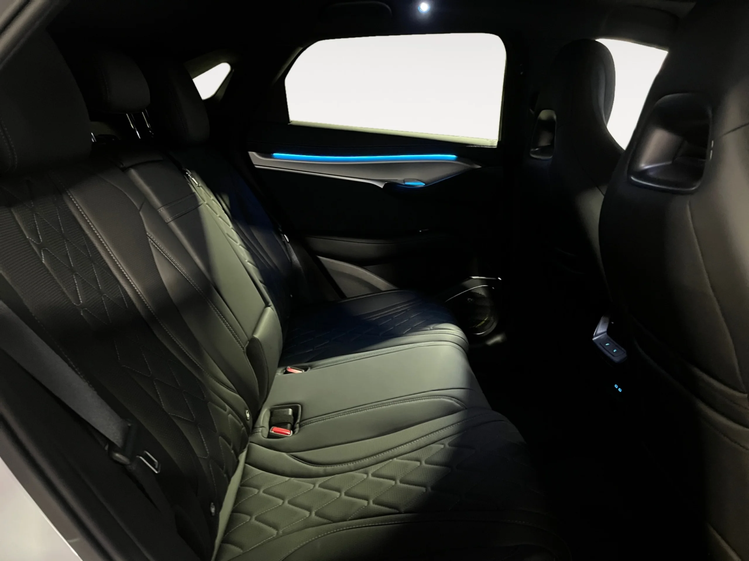 BYD SEALION 7 83 KWH COMFORT - Foto 6