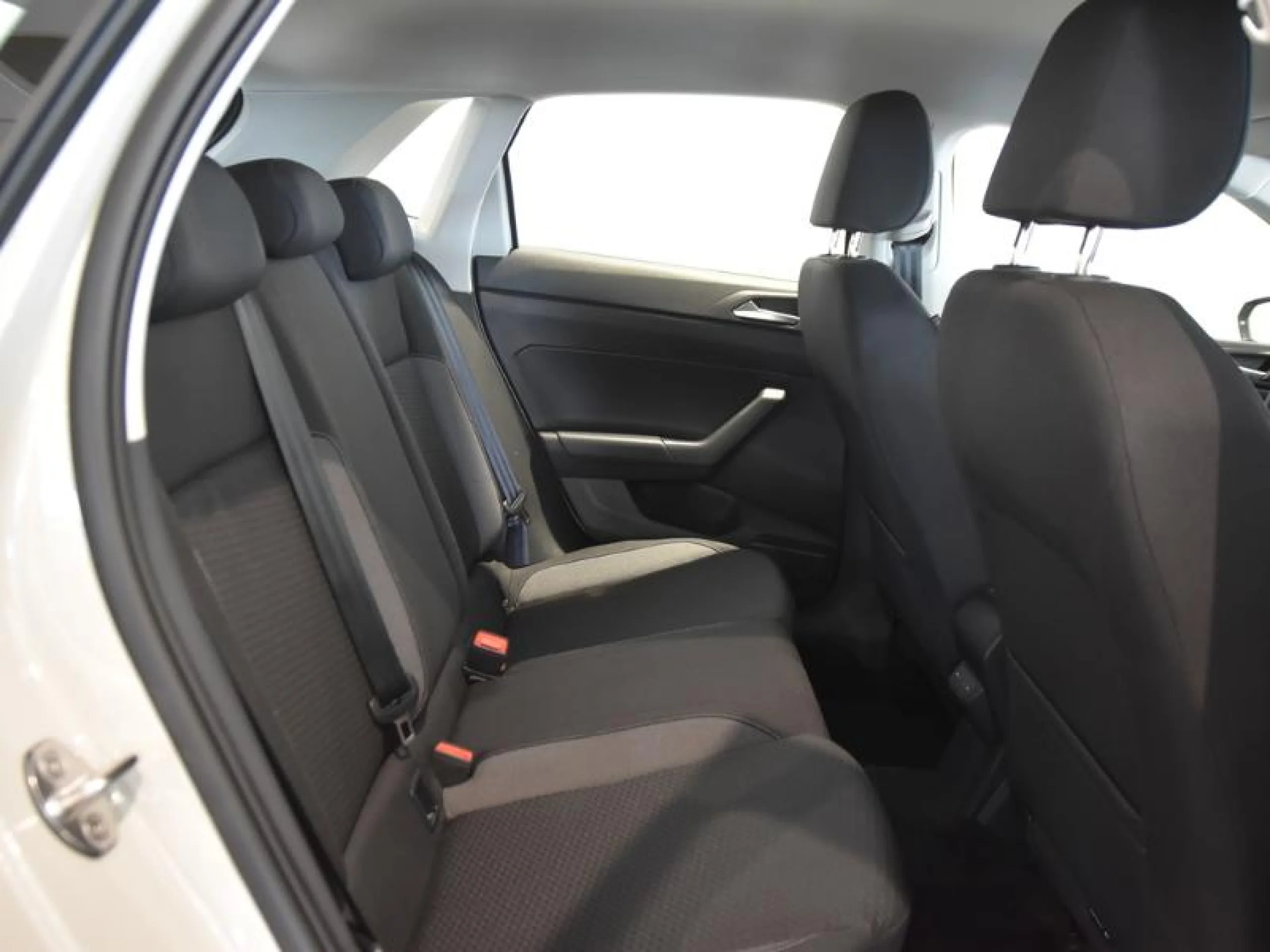 VOLKSWAGEN POLO POLO MATCH  1.0 TSI 70 KW (95 CV)  5 VEL. - Foto 6