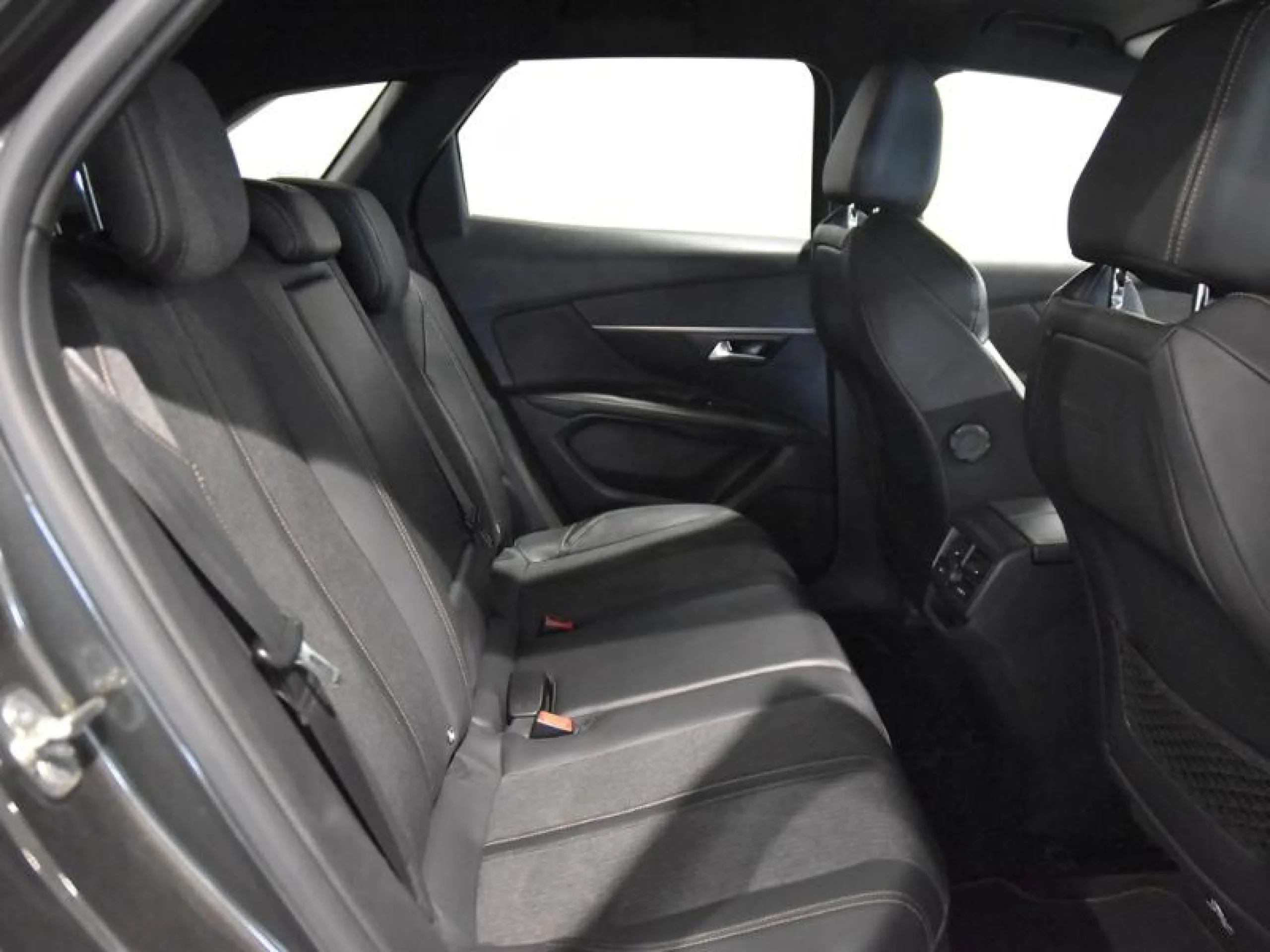 PEUGEOT 3008 2.0BLUEHDI 110KW (150CV) GT LINE S&S - Foto 6