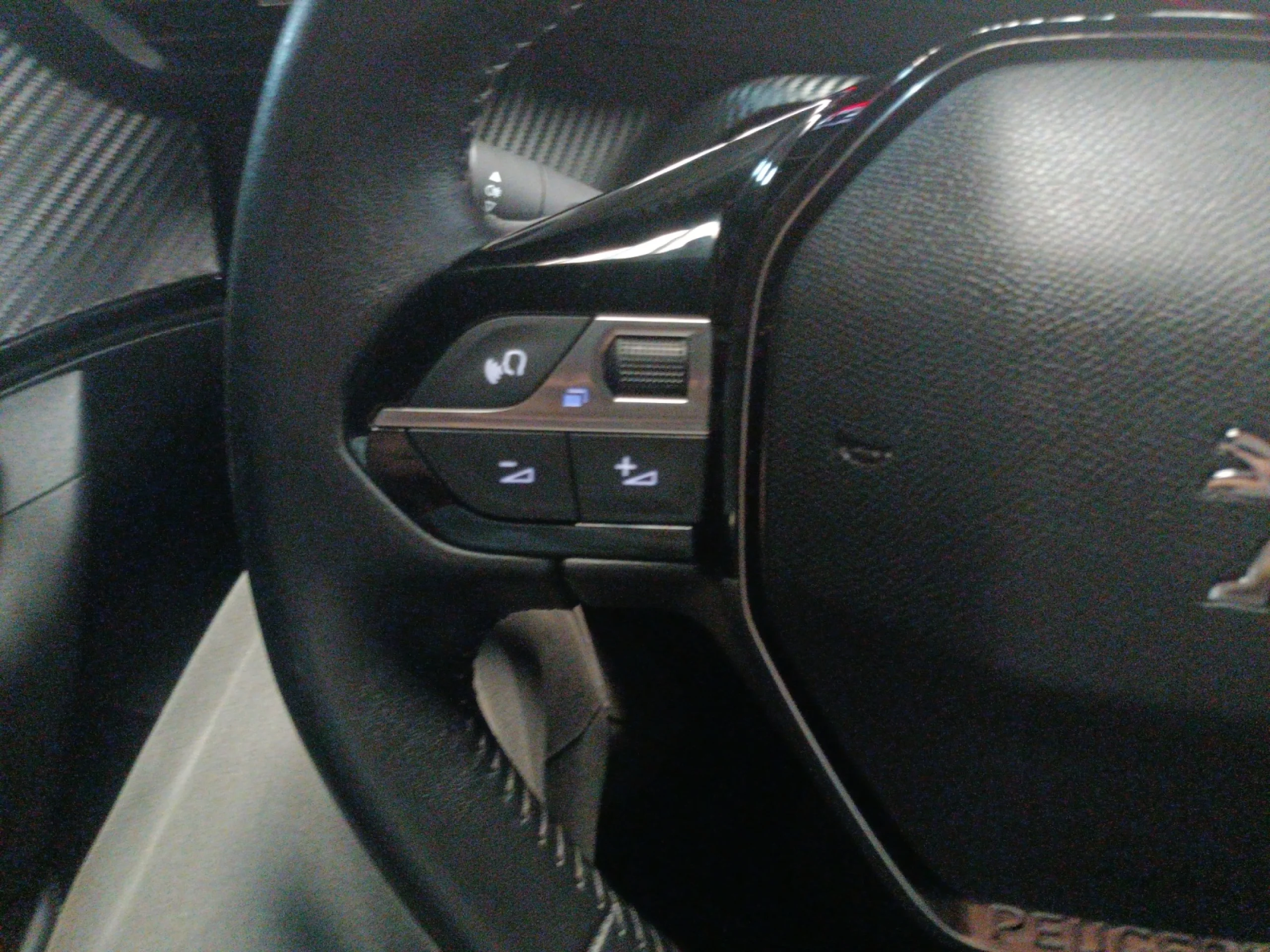 PEUGEOT 2008 ALLURE PACK PURETECH 130 S&S 6 VEL. MAN - Foto 11
