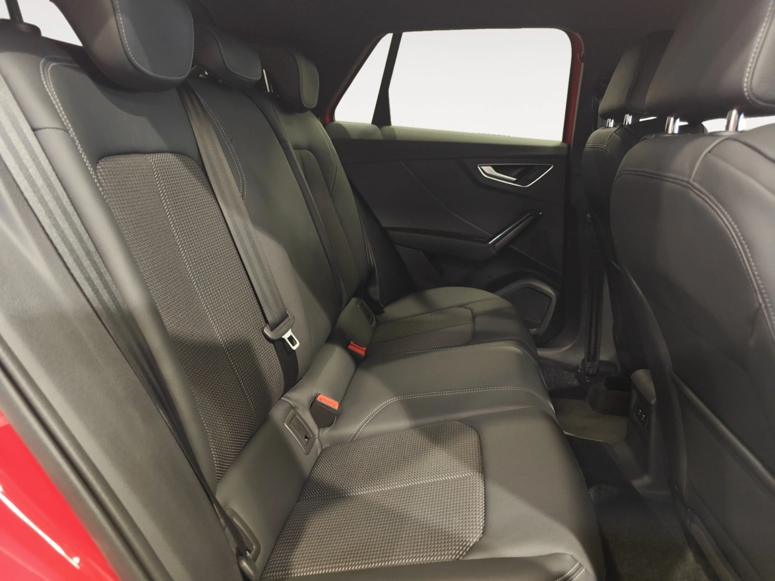 AUDI Q2 ADRENALIN 35 TFSI 110KW (150CV) - Foto 6