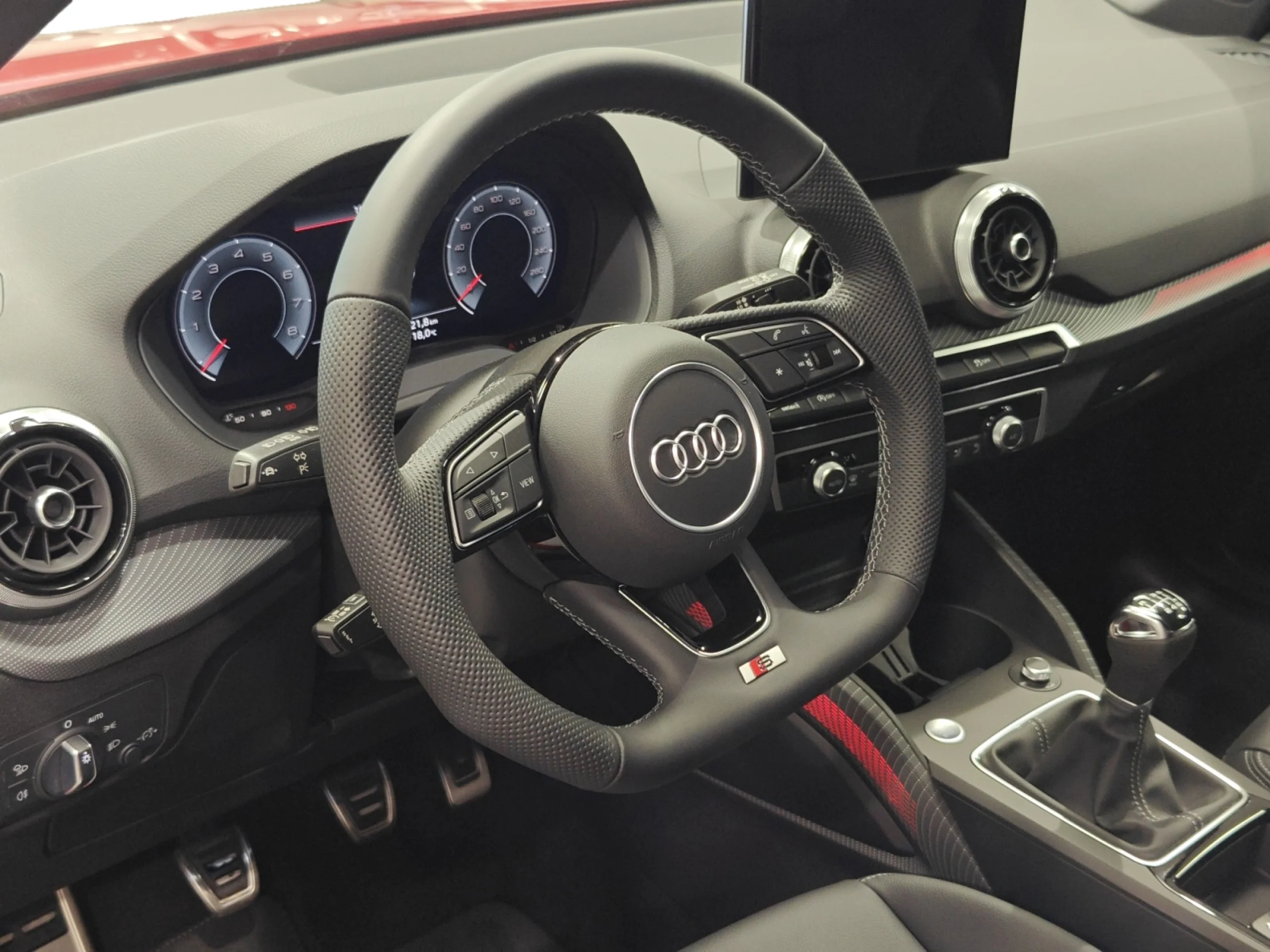 AUDI Q2 ADRENALIN 35 TFSI 110KW (150CV) - Foto 9