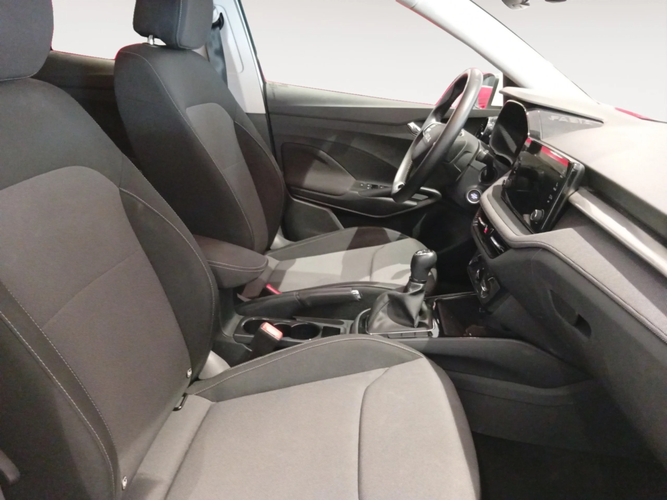 SKODA FABIA 1.0 TSI 70KW (95CV) DESIGN - Foto 5