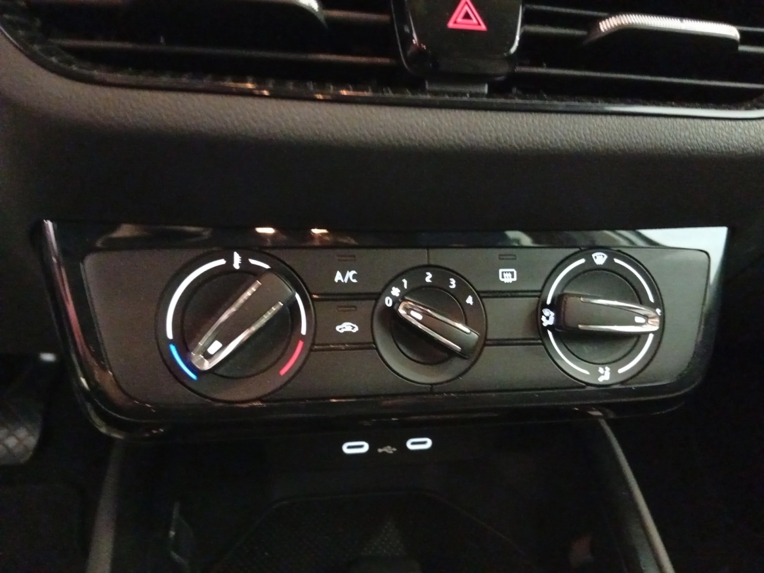 SKODA FABIA 1.0 TSI 70KW (95CV) DESIGN - Foto 12