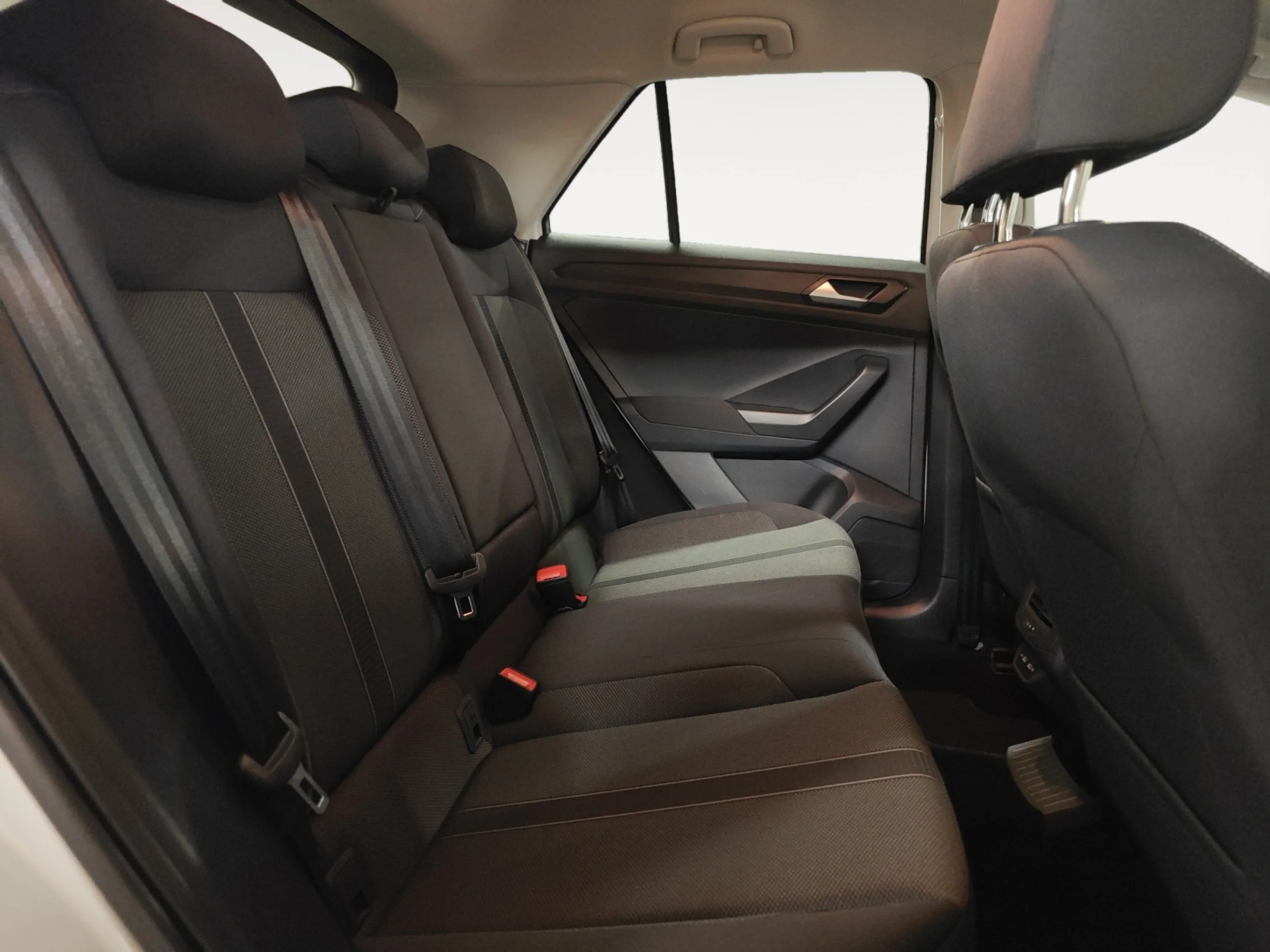 VOLKSWAGEN T ROC LIFE 2.0 TDI 110KW (150CV) DSG - Foto 6