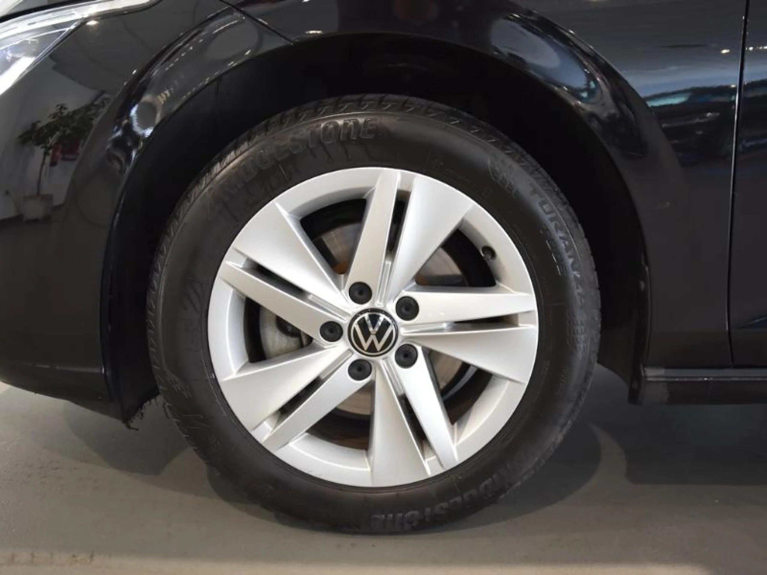 VOLKSWAGEN GOLF 1.0 ETSI 81KW (110CV) DSG - Foto 8