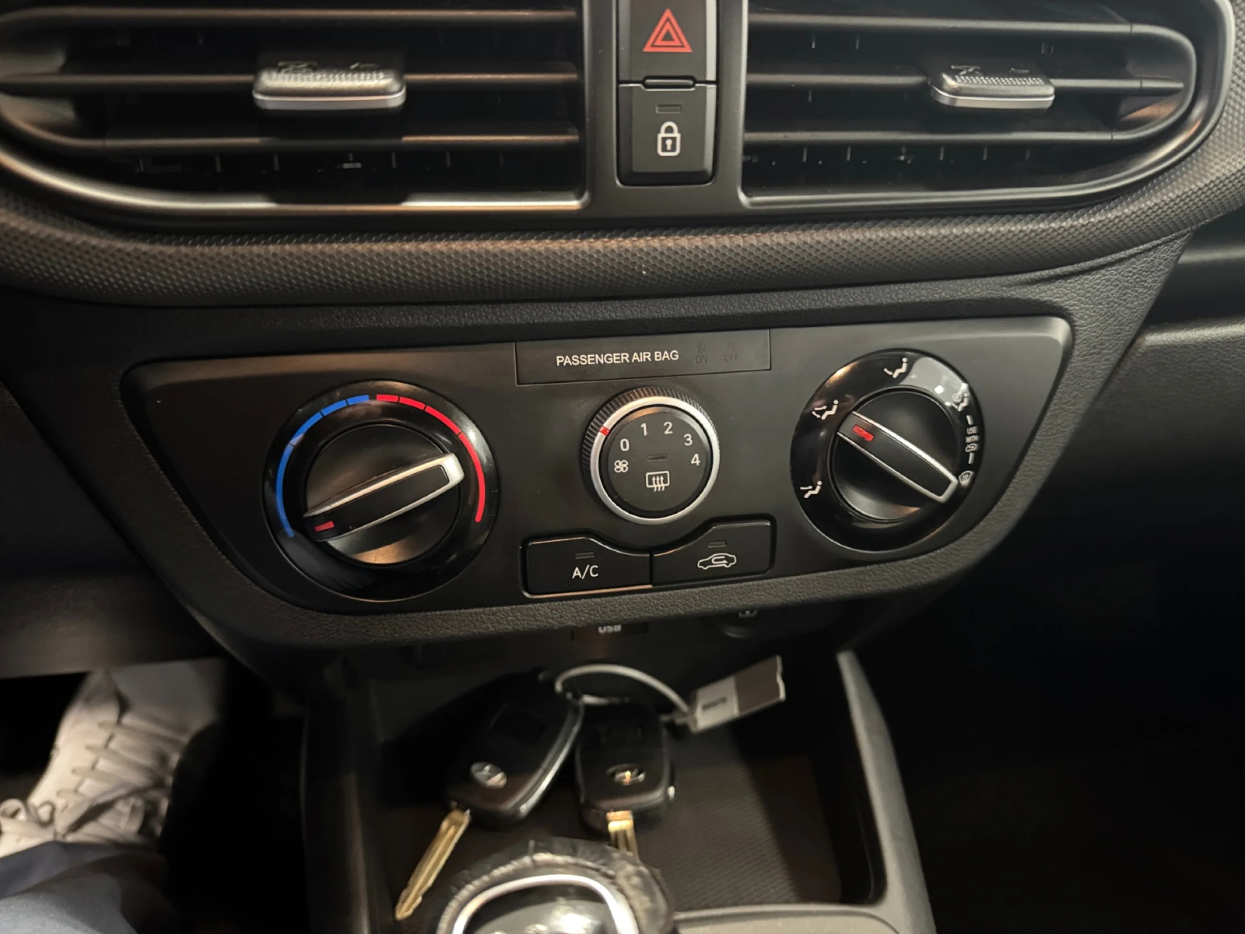 HYUNDAI I10 1.0 ESSENCE - Foto 8