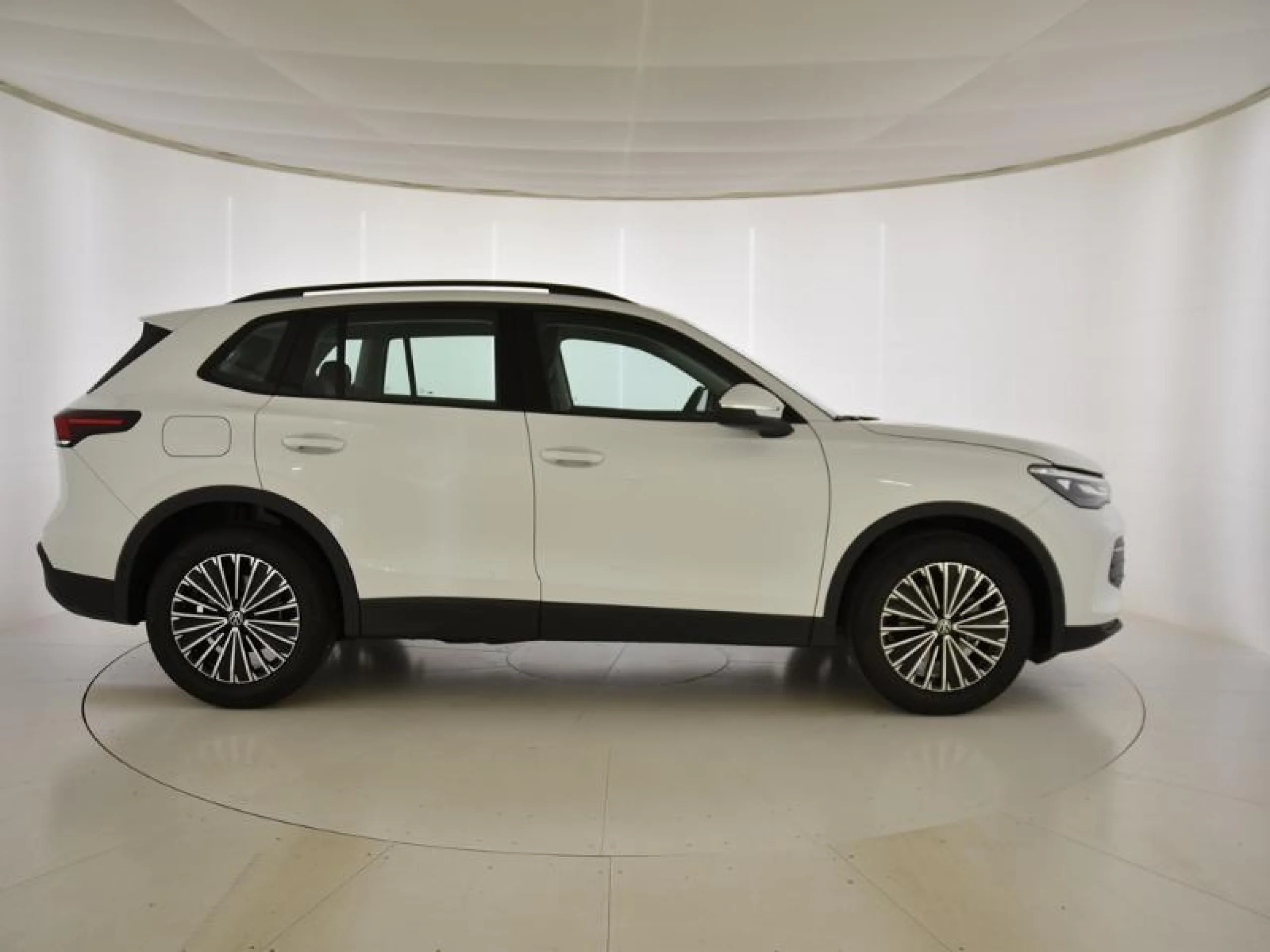 VOLKSWAGEN TIGUAN TIGUAN MATCH  1.5 ETSI 110 KW (150 CV)  AUTOMÁTICO DSG 7 VEL. - Foto 3