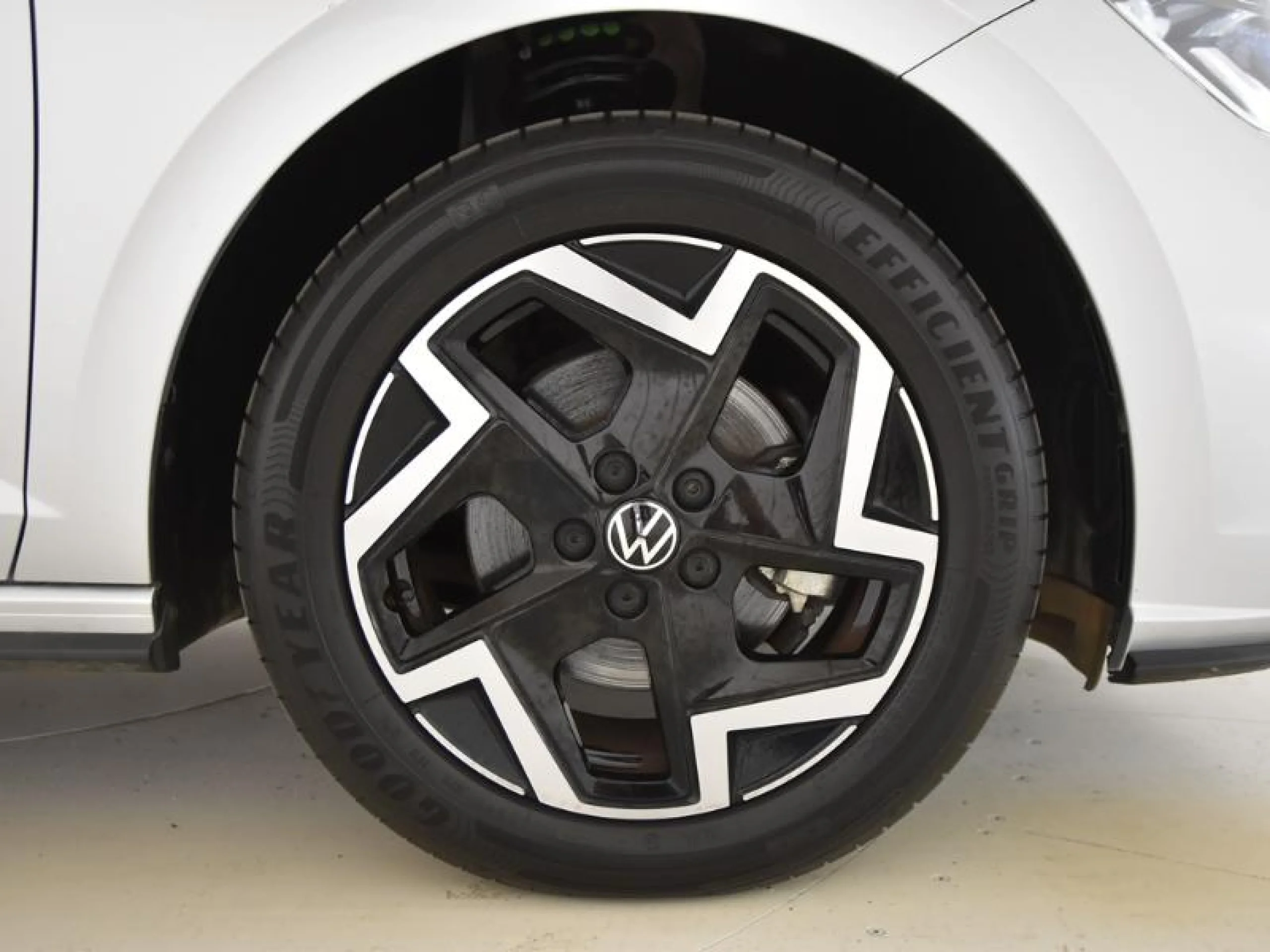 VOLKSWAGEN POLO R LINE 1.0 TSI 85KW (115CV) DSG - Foto 8