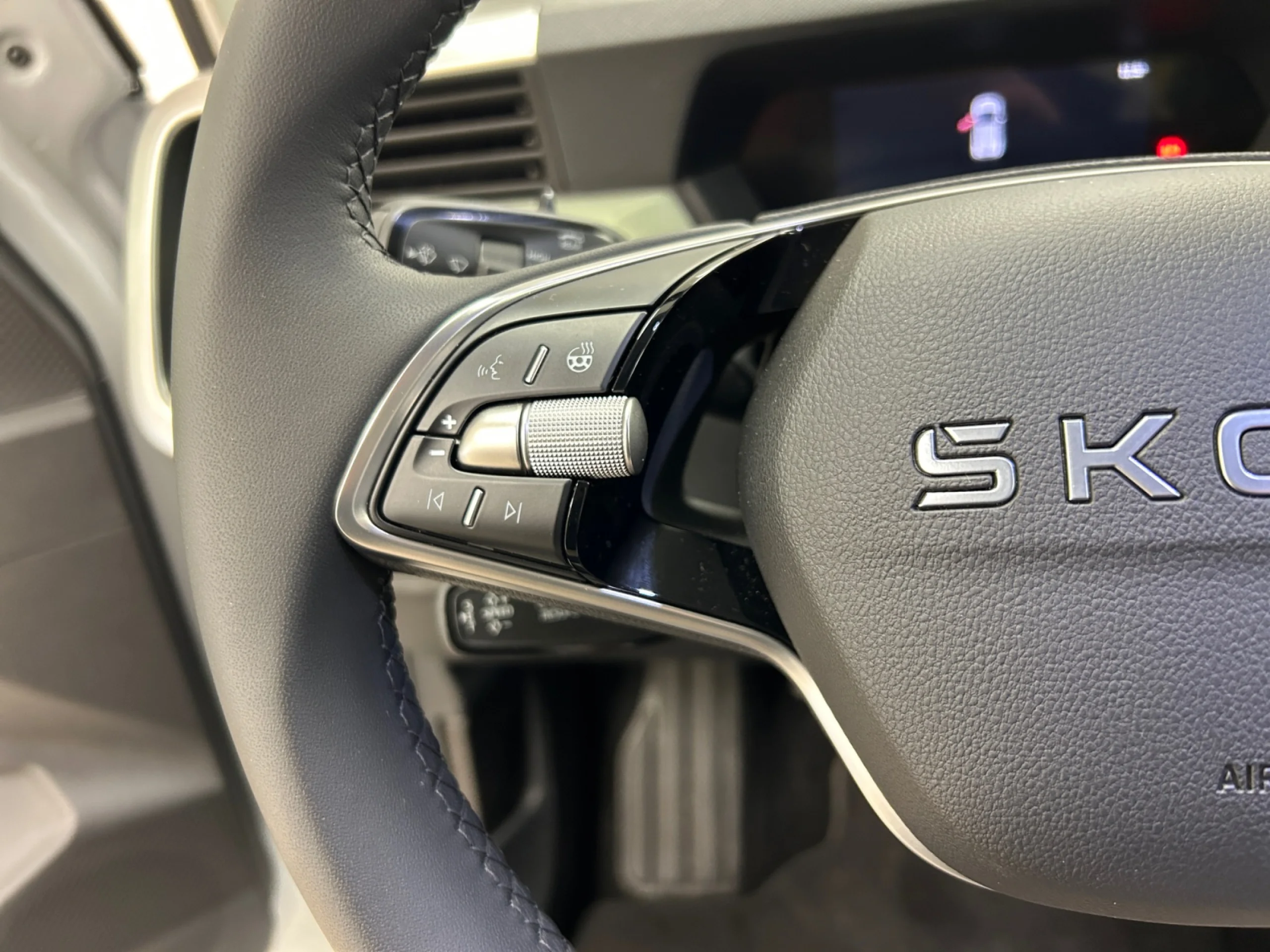 SKODA EPIQ EPIQ SELECTION 55 KWH 155 KW (210 CV) TRACCIÓN DELANTERA - Foto 11