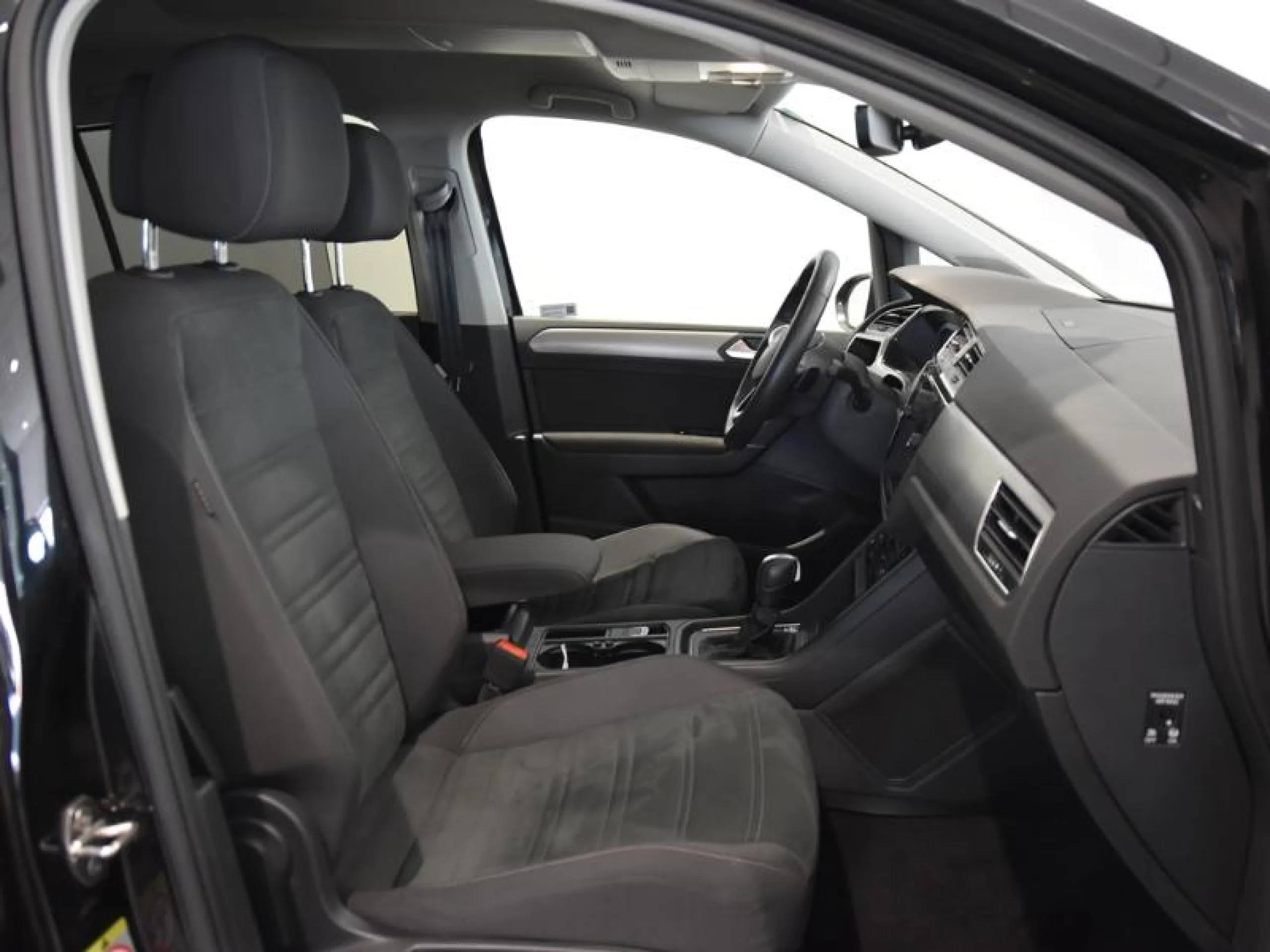 VOLKSWAGEN TOURAN ··MÁS·· 1.5 TSI 110KW (150CV) DSG - Foto 8