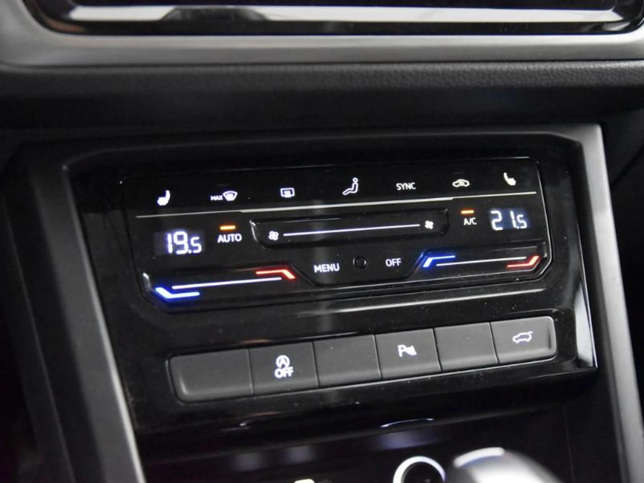 VOLKSWAGEN TOURAN ··MÁS·· 1.5 TSI 110KW (150CV) DSG - Foto 12