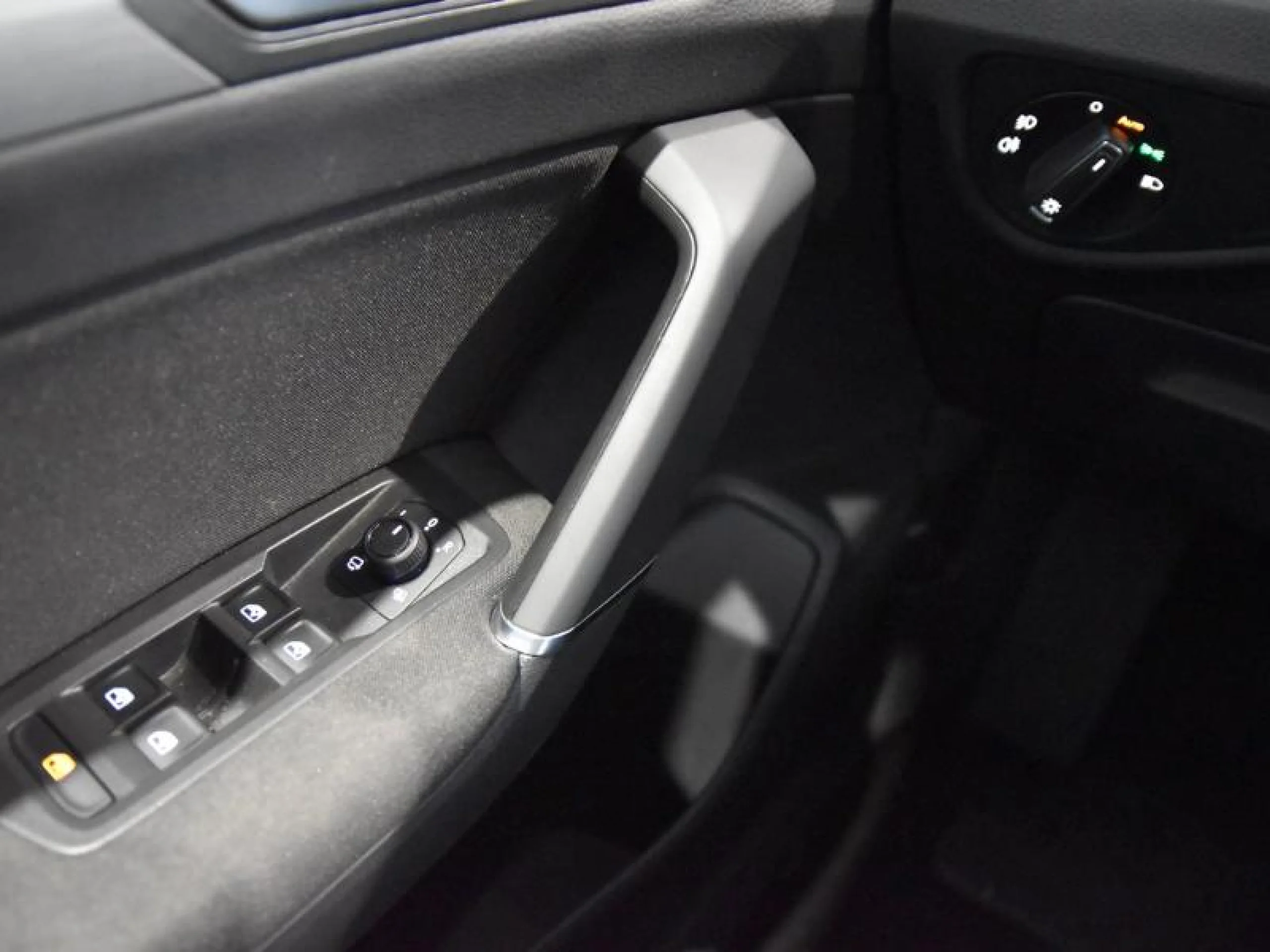 VOLKSWAGEN TOURAN ··MÁS·· 1.5 TSI 110KW (150CV) DSG - Foto 16