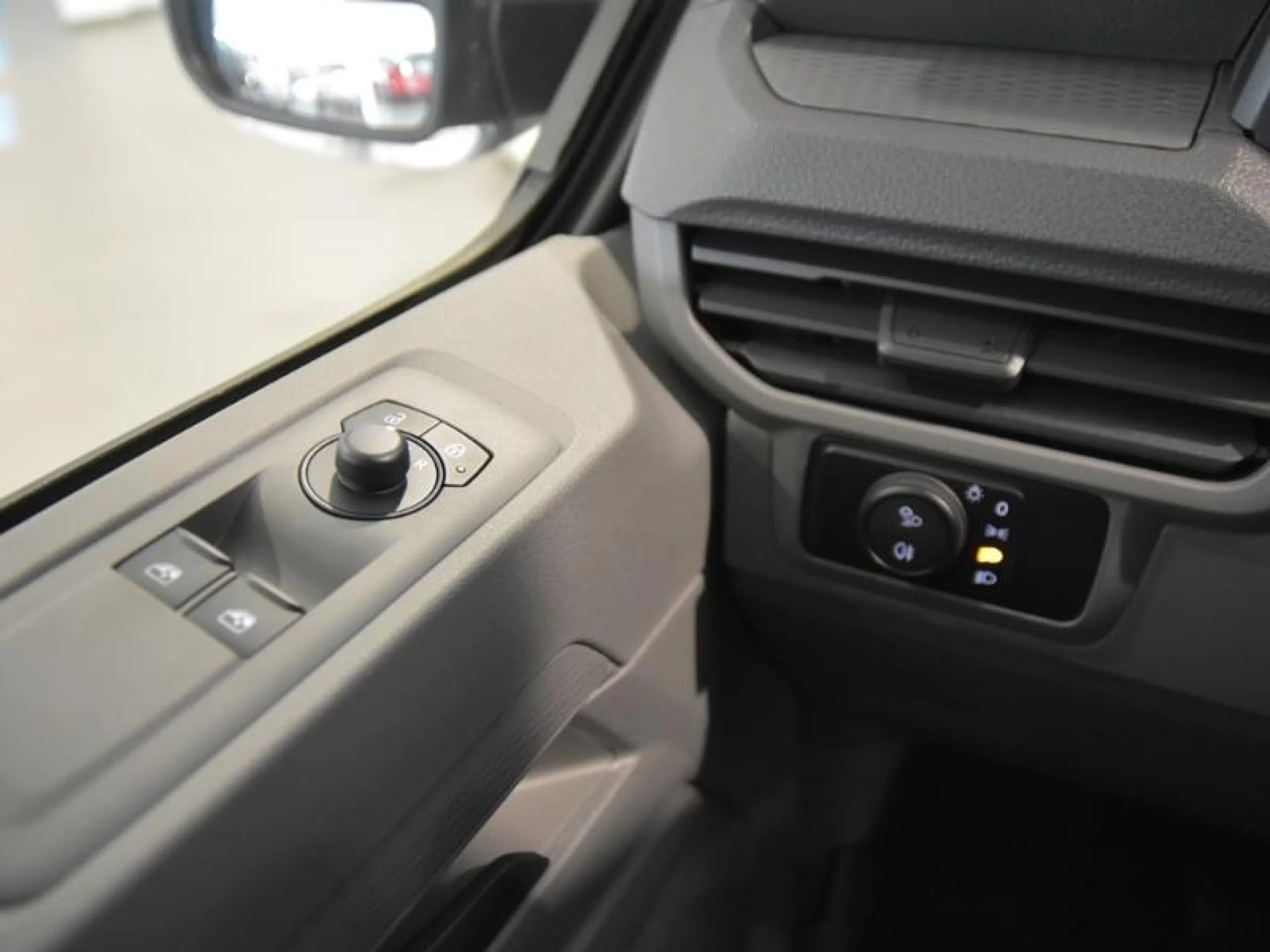 VW COMERCIALES CARAVELLE CARAVELLE   CARAVELLE  BATALLA CORTA  2.0 TDI 81 KW (110 CV) 6 VEL. - Foto 16