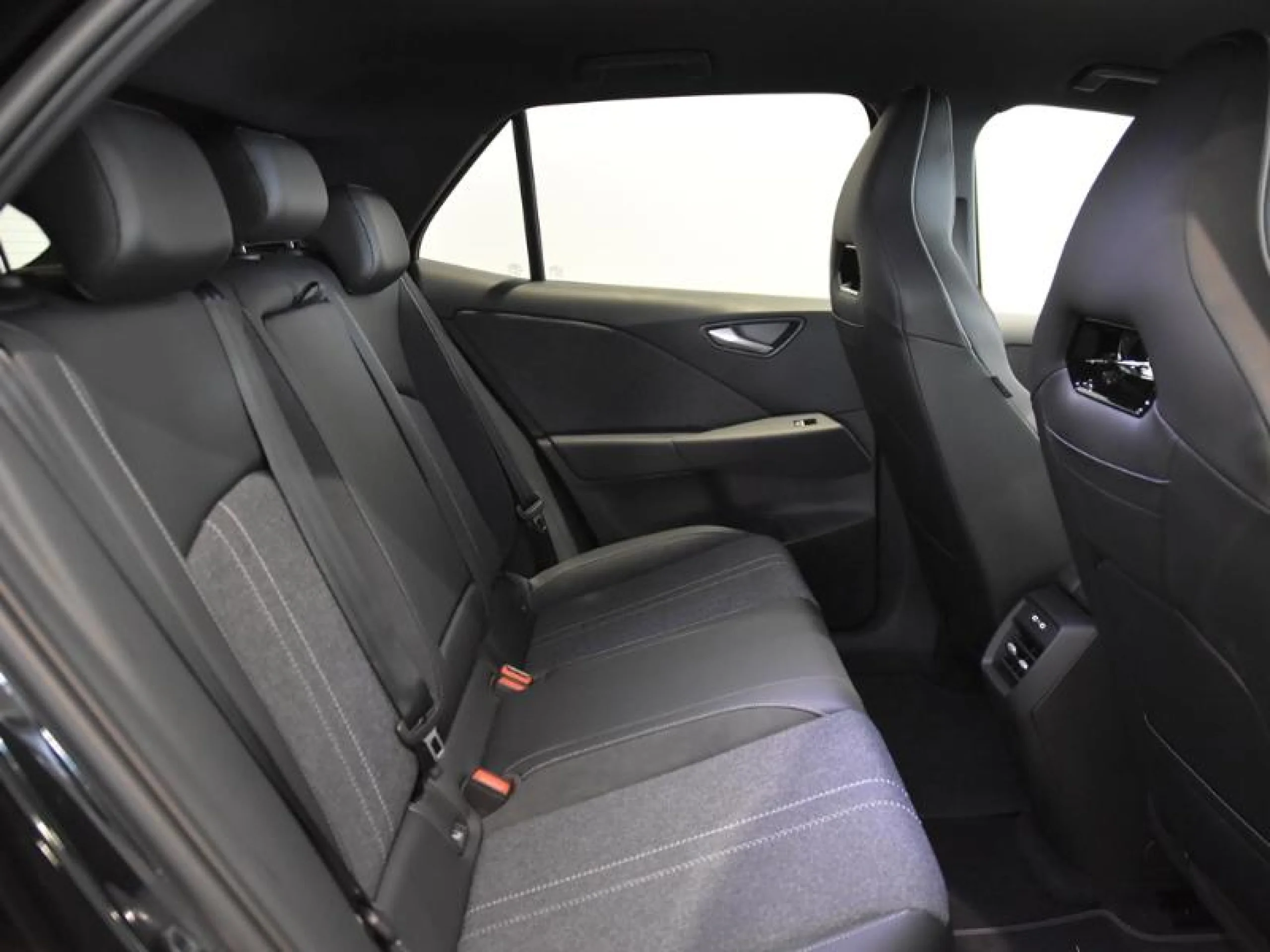 VOLKSWAGEN ID.3 ID.3 NEO STYLE   170 KW (231 CV) 79 KWH AUTOMÁTICO 1 VEL. - Foto 6