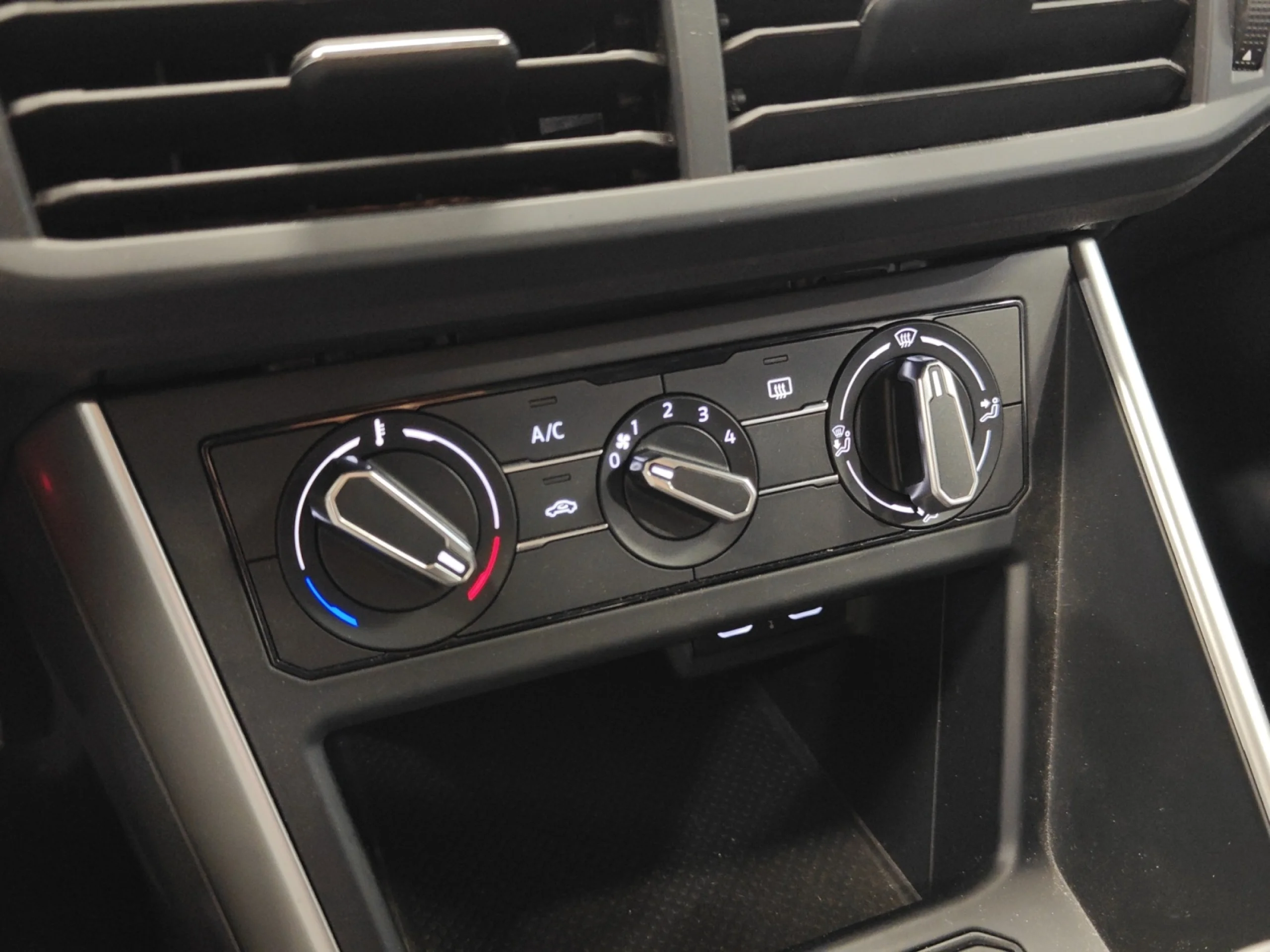 VOLKSWAGEN POLO LIFE 1.0 TSI 70KW (95CV) DSG - Foto 19