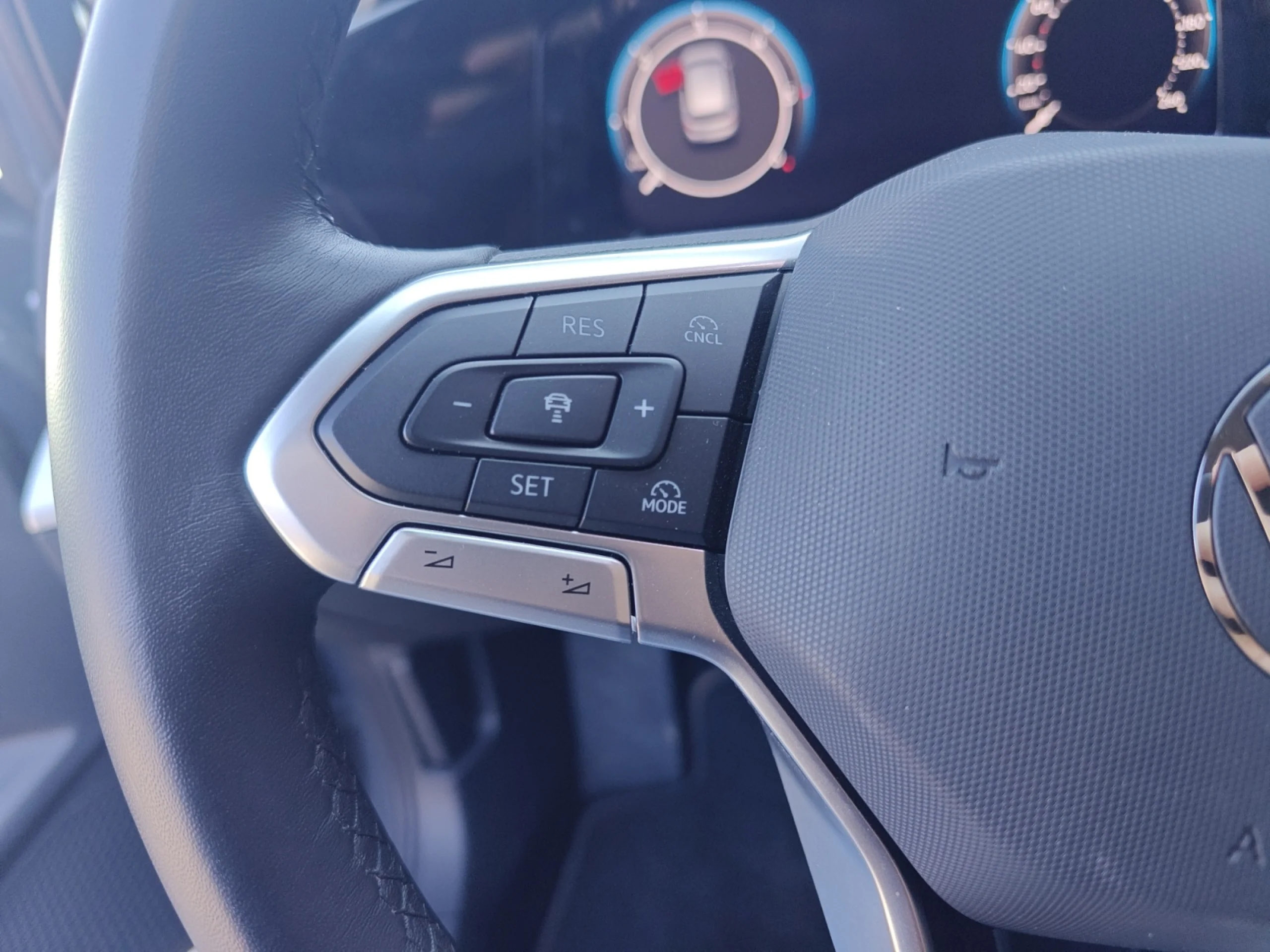 VOLKSWAGEN GOLF LIFE 2.0 TDI 85KW (115CV) - Foto 11