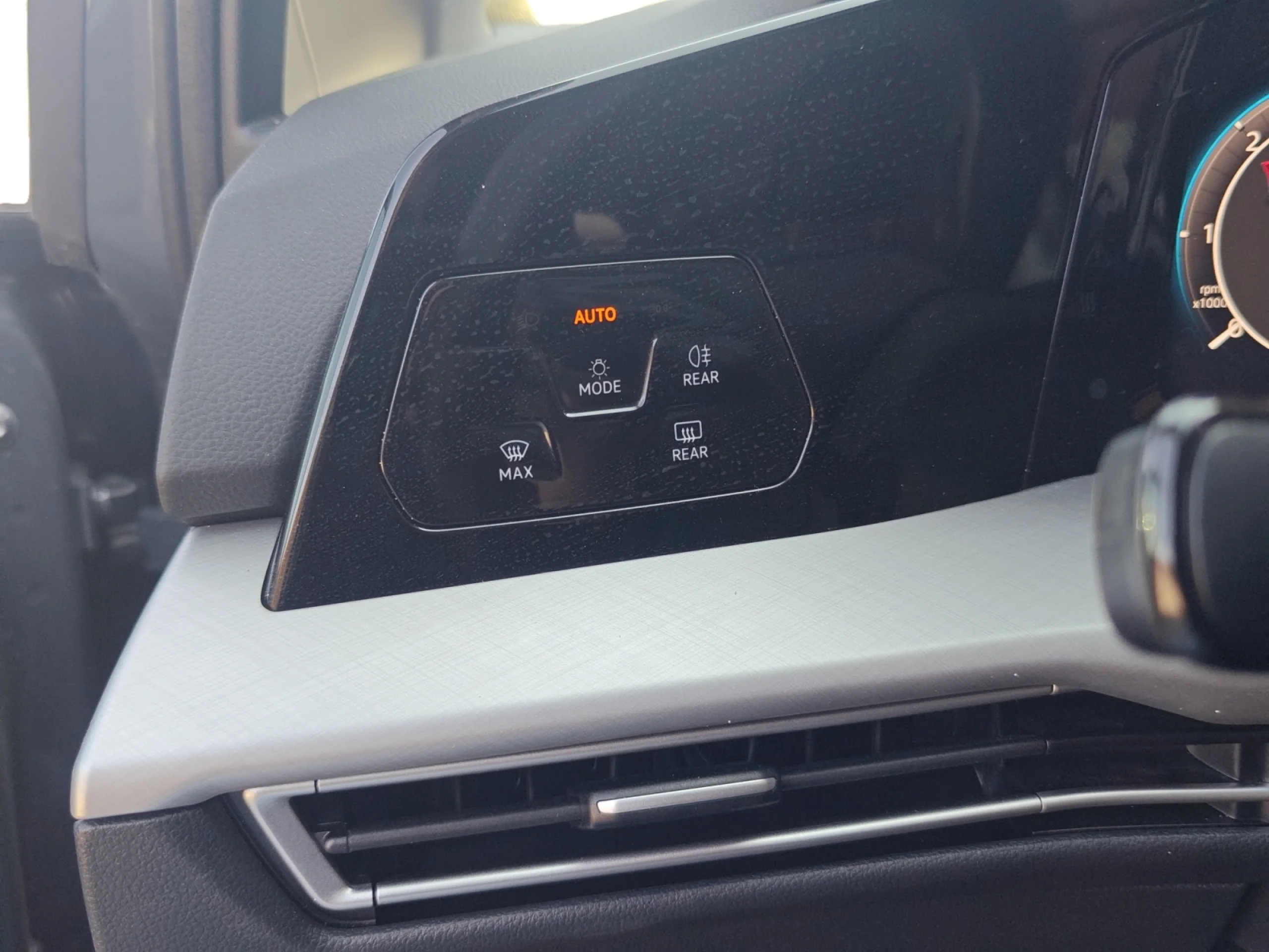 VOLKSWAGEN GOLF LIFE 2.0 TDI 85KW (115CV) - Foto 12