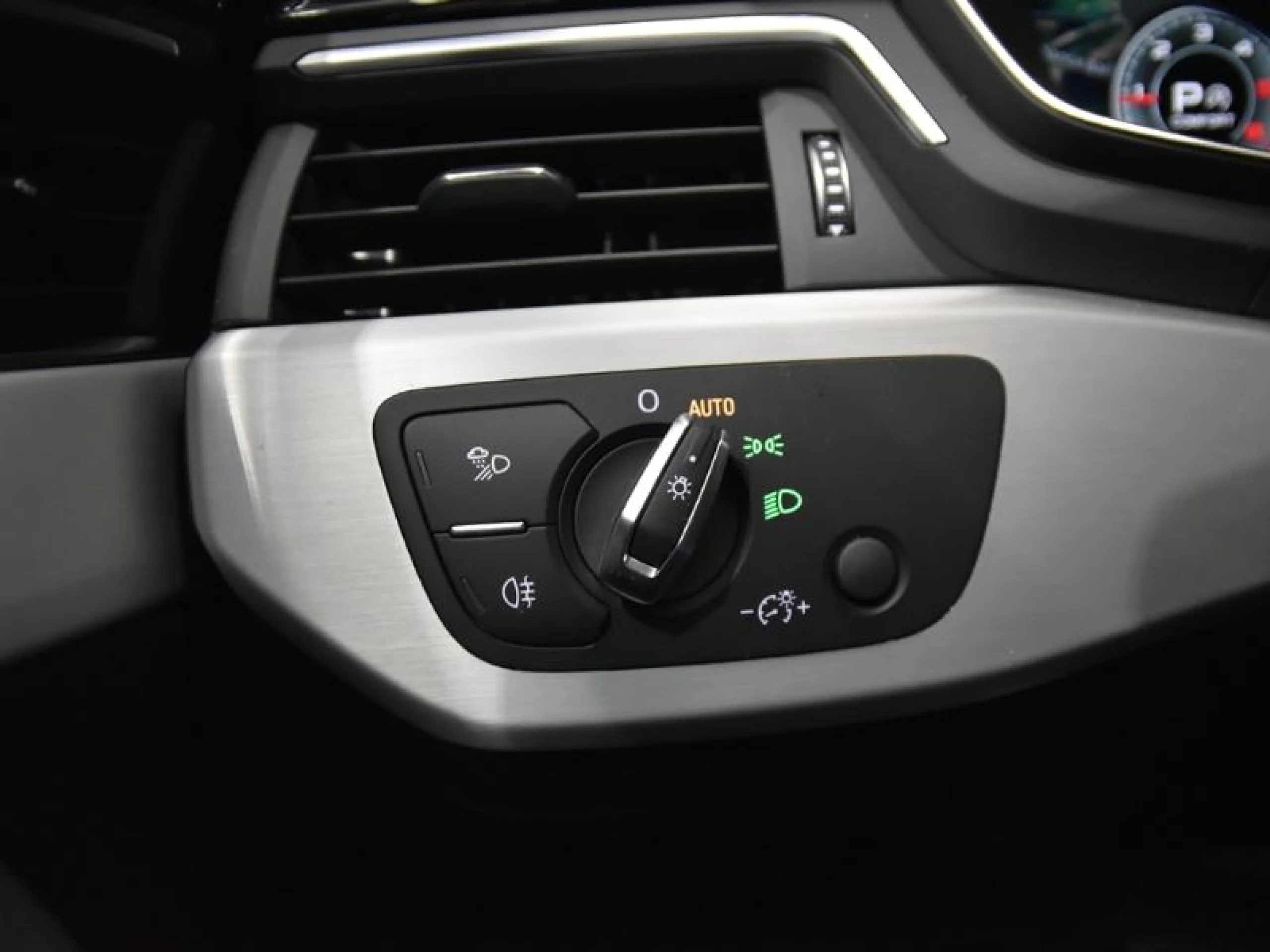 AUDI A4 AVANT S LINE 35 TDI 120KW S TRONIC - Foto 20