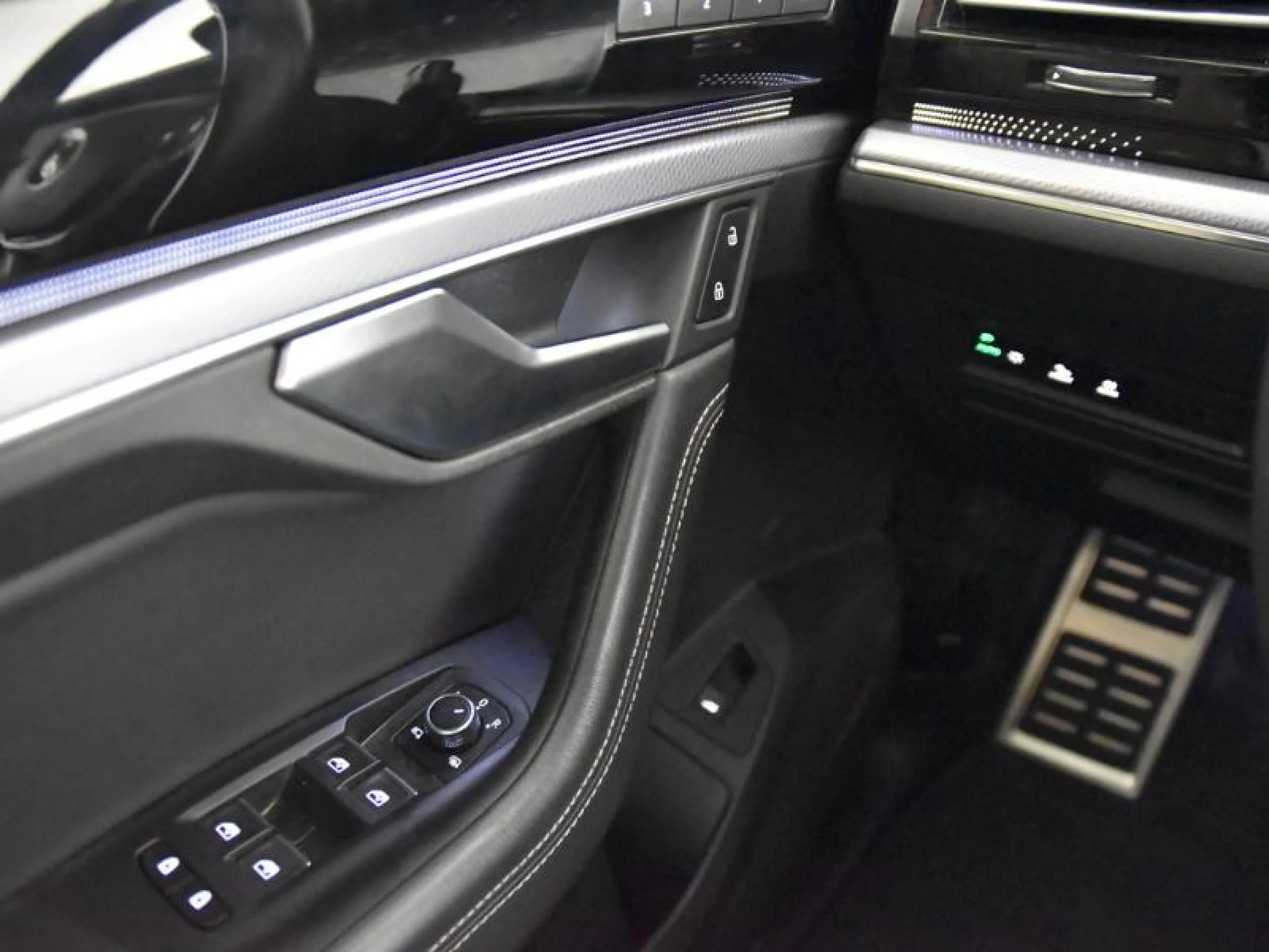 VOLKSWAGEN TOUAREG R LINE 3.0 TDI 210KW (286CV) TIP 4MOTION - Foto 23