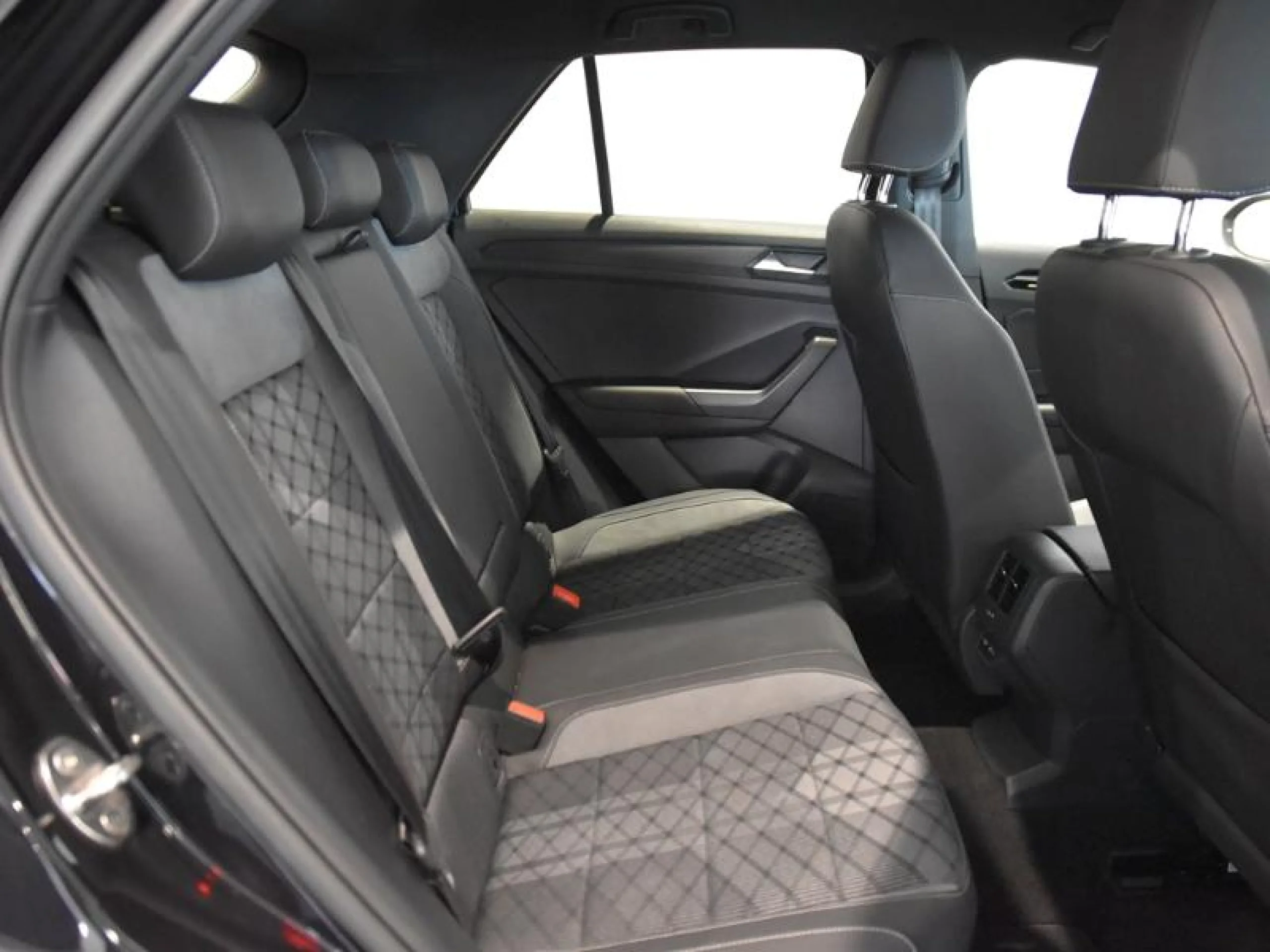 VOLKSWAGEN T ROC R LINE 1.5 TSI 110KW (150CV) DSG - Foto 6