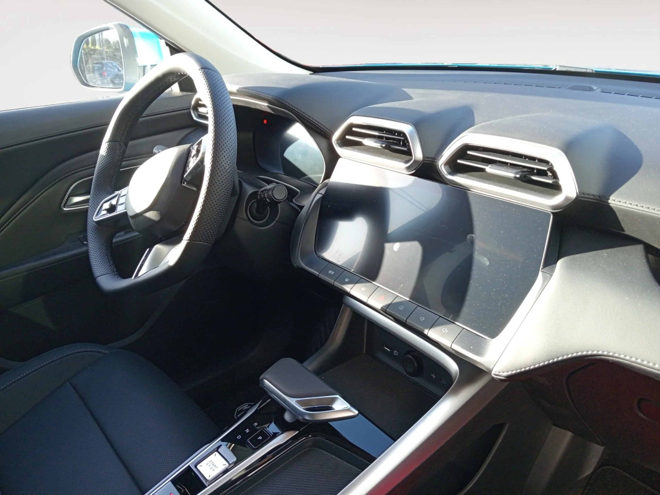 MG MGZS MG ZS32 1.5L HEV 2KWH AT 2WD LUX LHD NO OPTION DARK BLUE - Foto 4