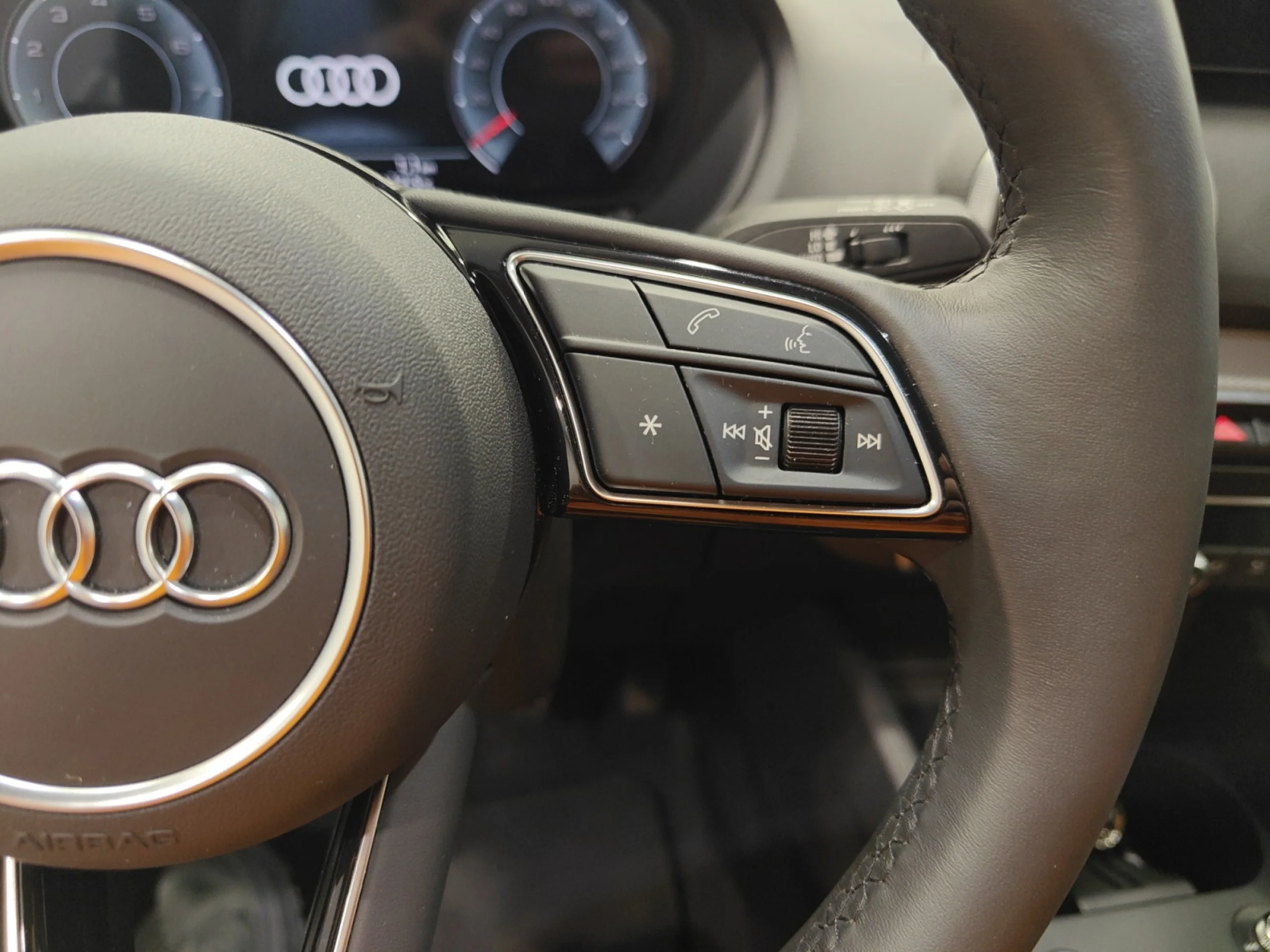 AUDI Q2 S LINE 30 TFSI 85KW (116CV) - Foto 10