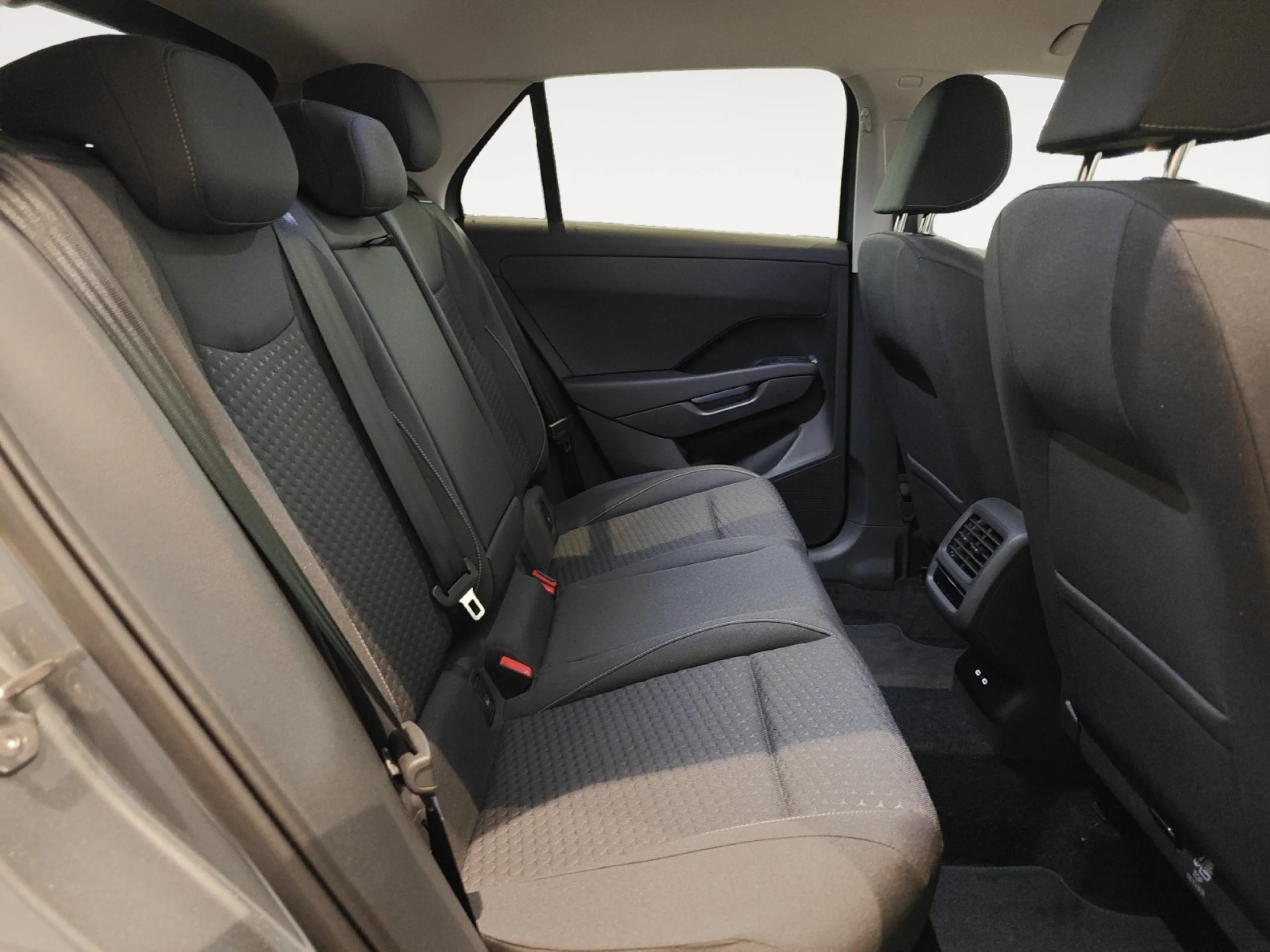 VOLKSWAGEN T ROC ··MÁS·· 1.5 ETSI 85KW (116CV) DSG - Foto 6
