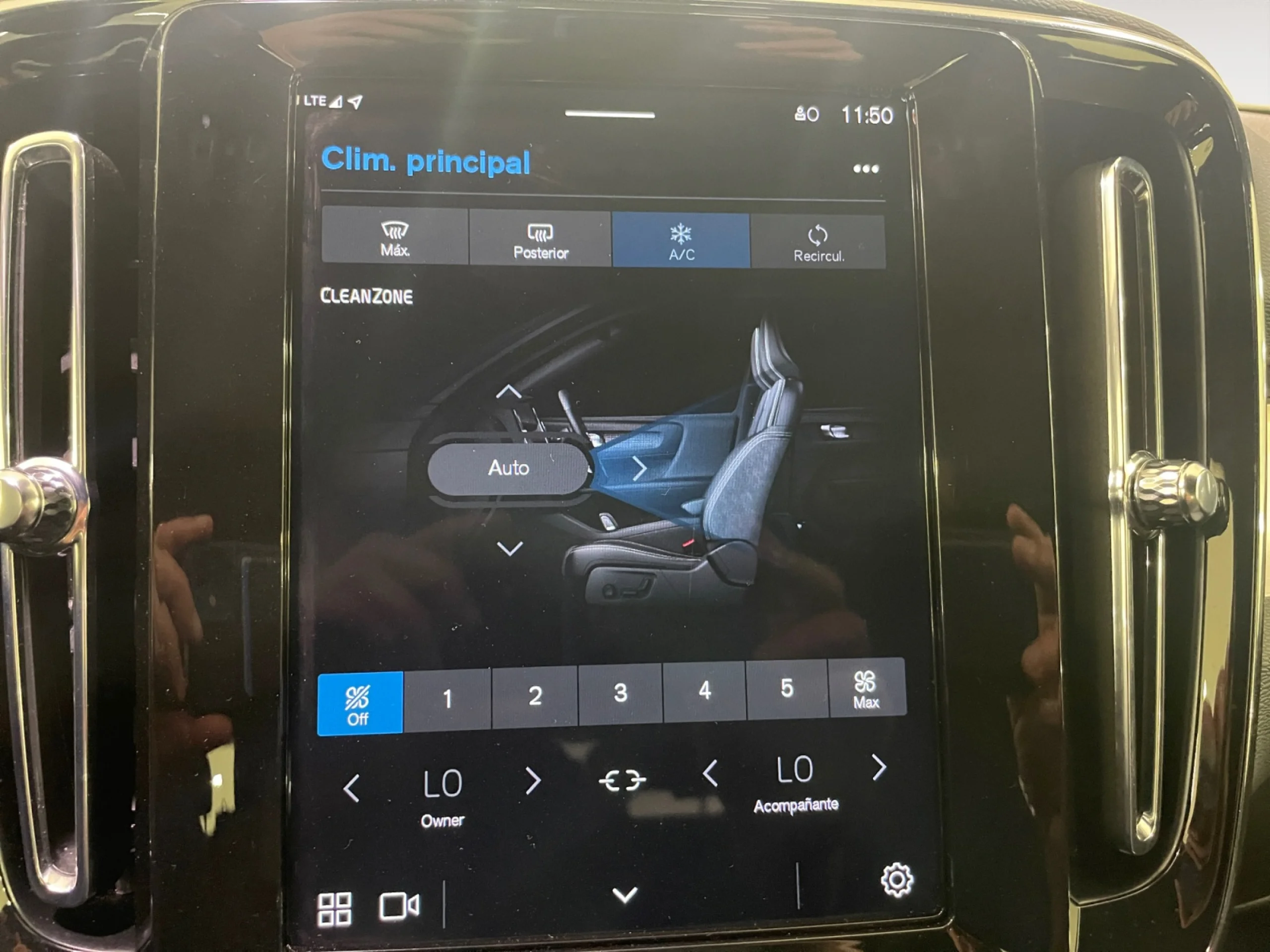 VOLVO XC40 2.0 B3 G CORE AUTO - Foto 14