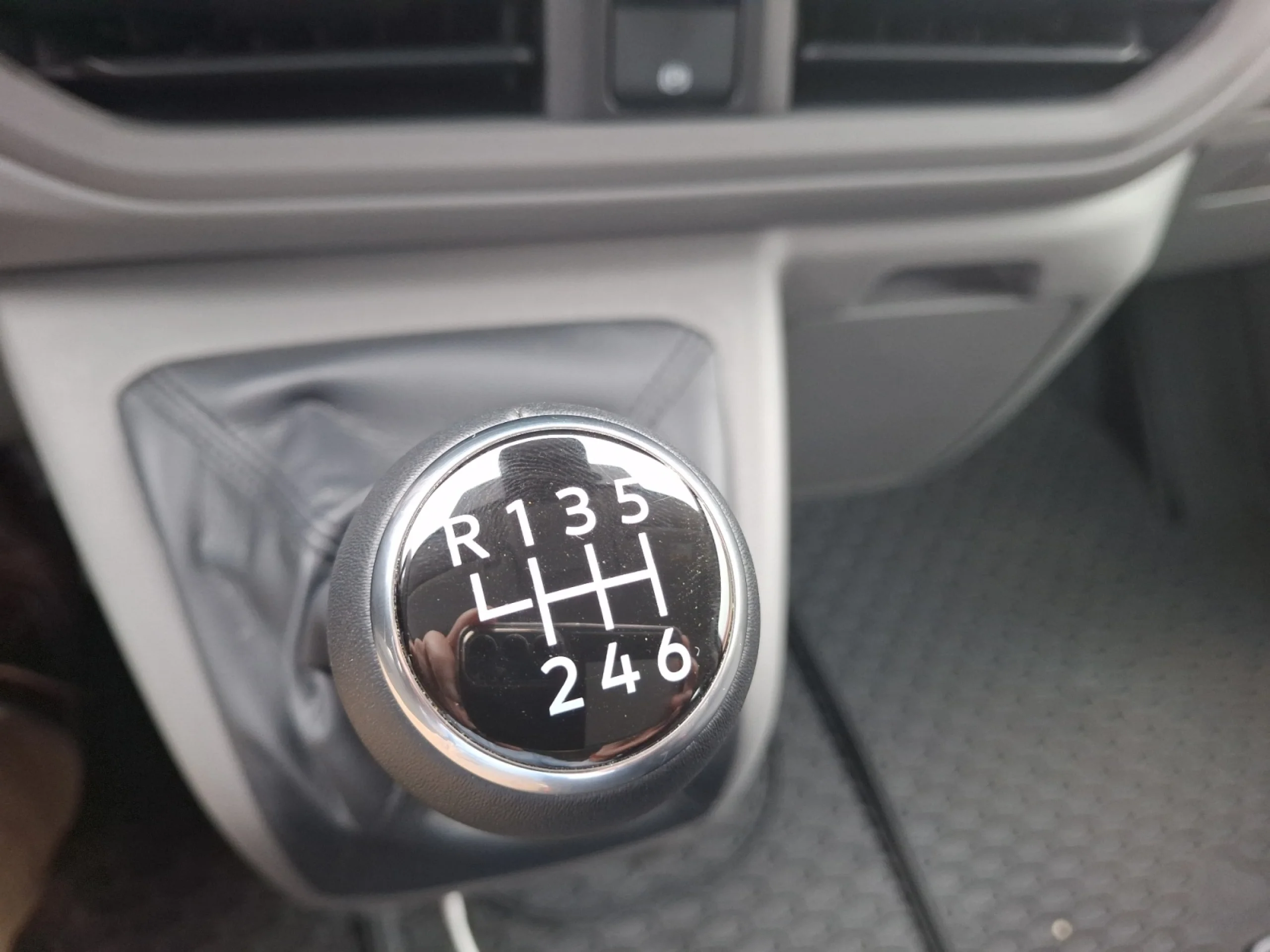 VW COMERCIALES CARAVELLE CARAVELLE   CARAVELLE  BATALLA CORTA  2.0 TDI 81 KW (110 CV) 6 VEL. - Foto 14