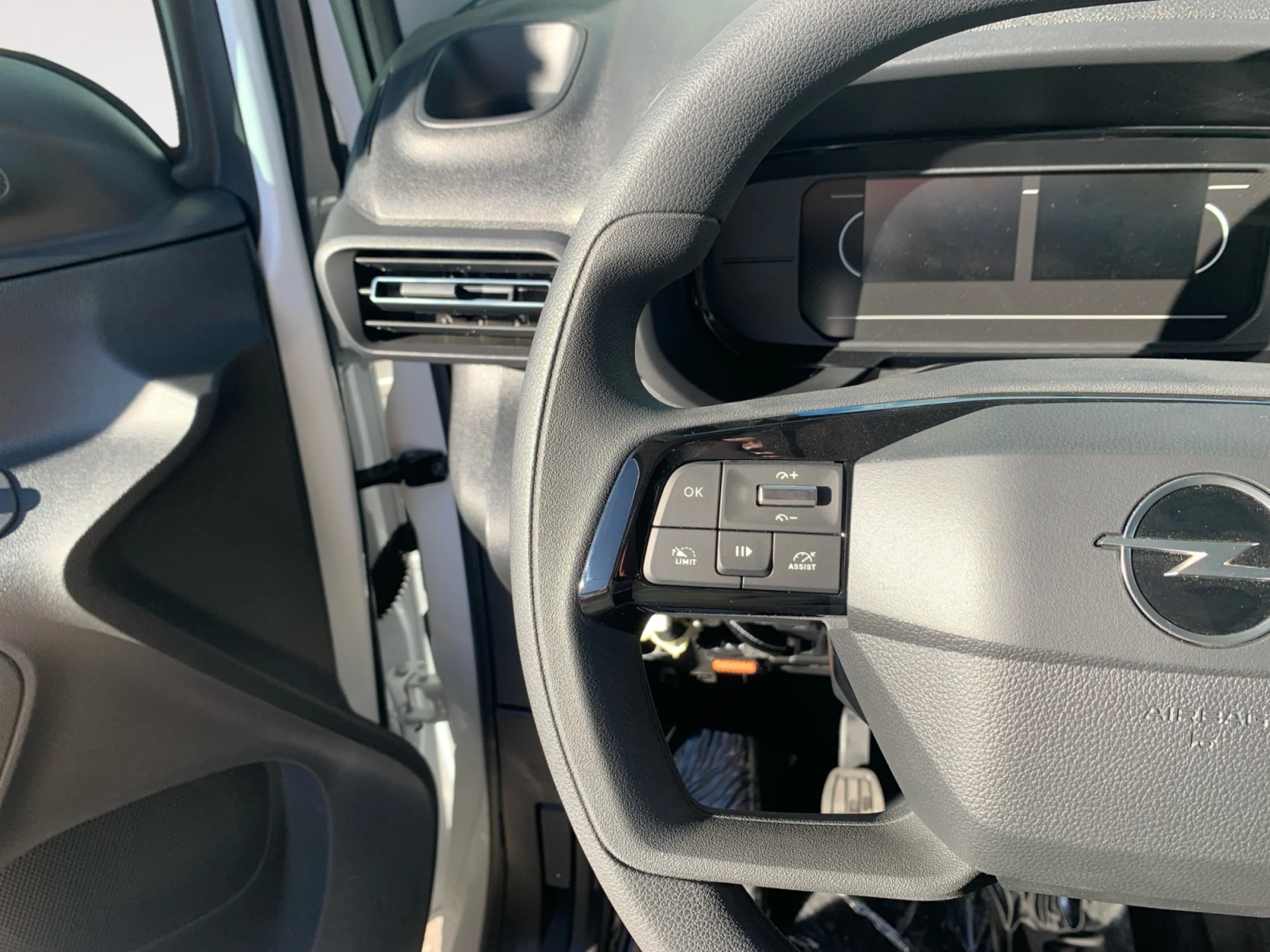 OPEL COMBO CARGO L 1000KG DIESEL 1.5 100HP S&S MT E - Foto 11