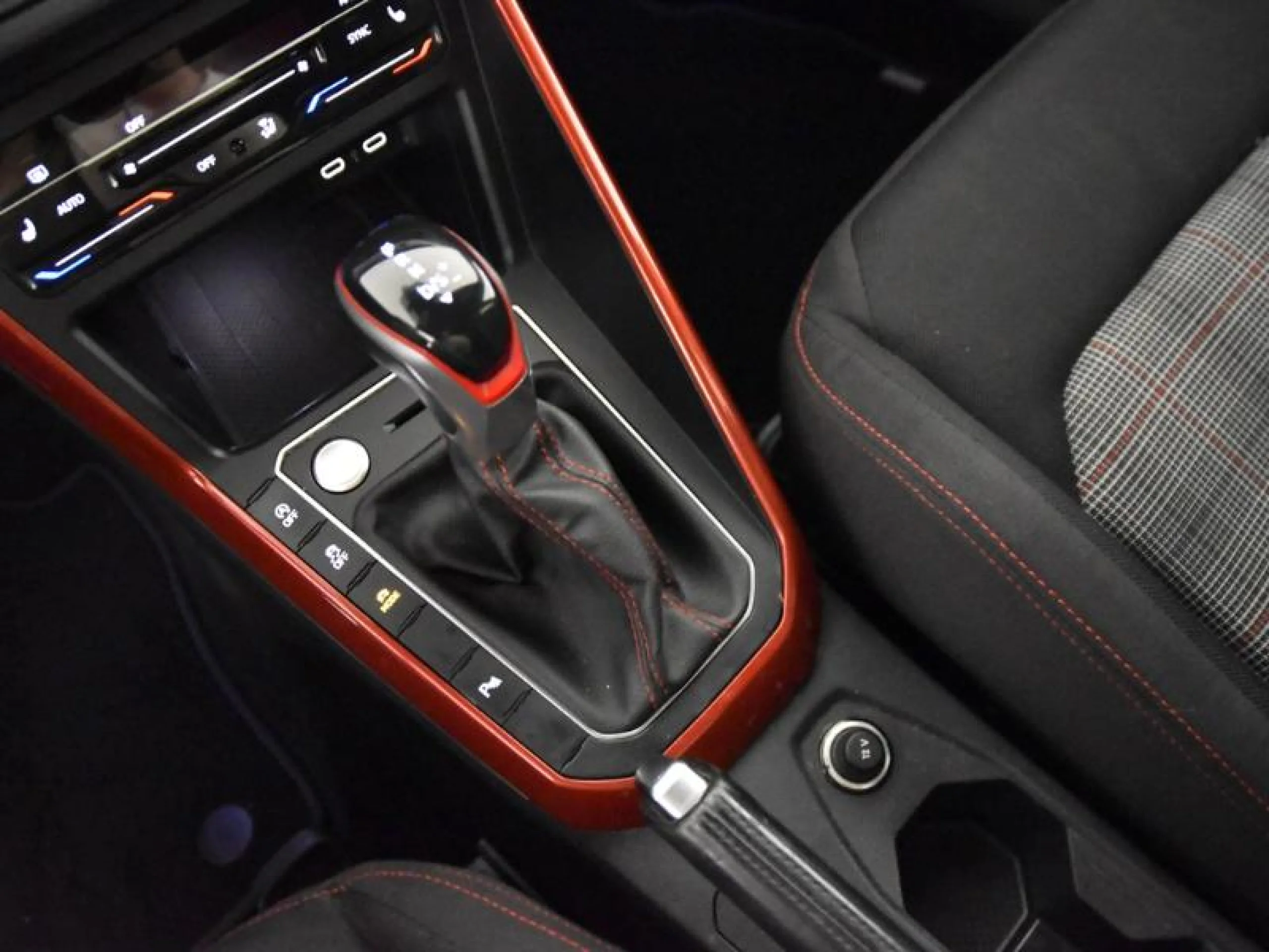 VOLKSWAGEN POLO GTI 2.0 TSI 152KW (207CV) DSG - Foto 10