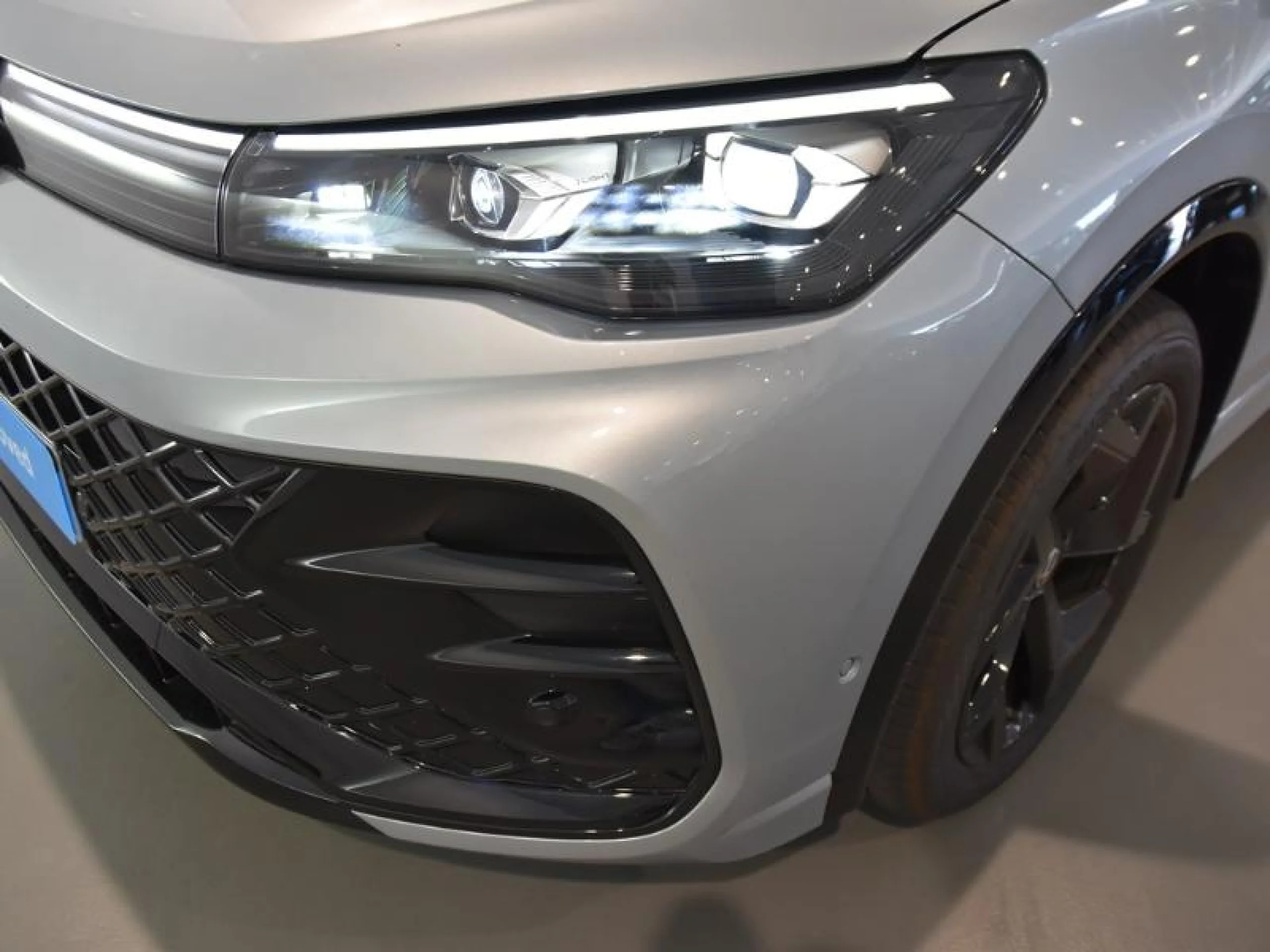 VOLKSWAGEN TIGUAN TIGUAN R LINE  2.0 TDI 4MOTION 142 KW (193 CV)  AUTOMÁTICO DSG 7 VEL. - Foto 22